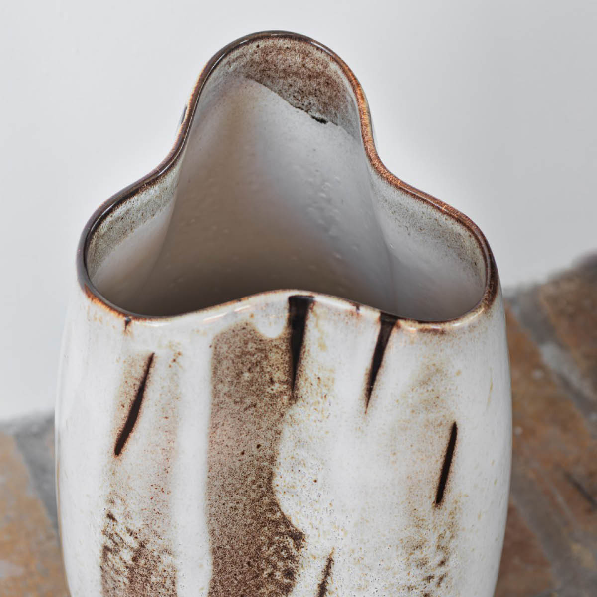 Mette Ditmer By Hand Curve Maljakko 38,5 cm Offwhite