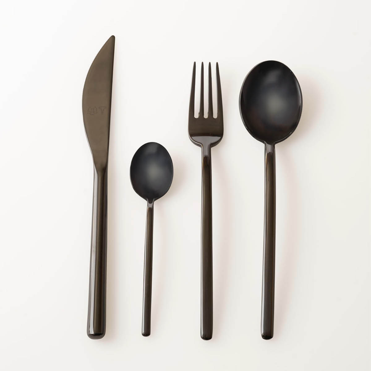 Vargen & Thor BINO bestickset 16 delar svart