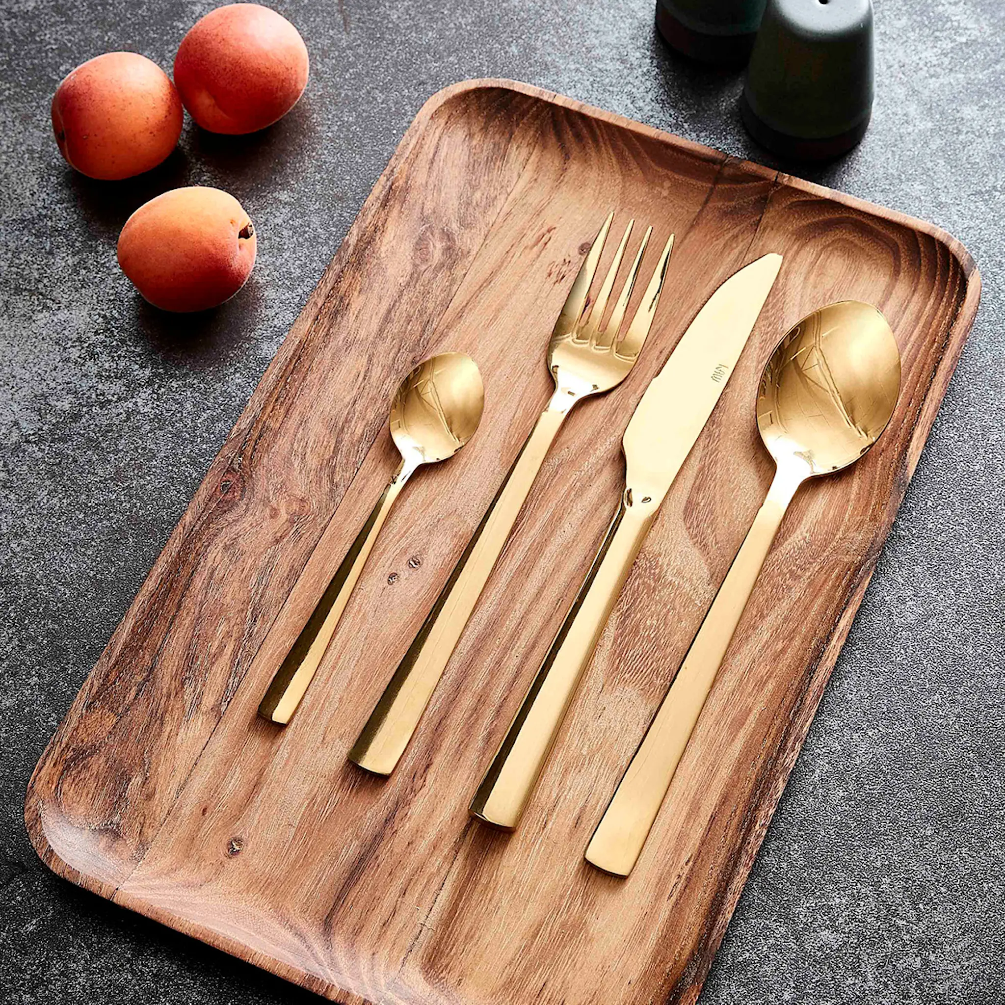 Aida RAW bestikksett 40 deler gull hover