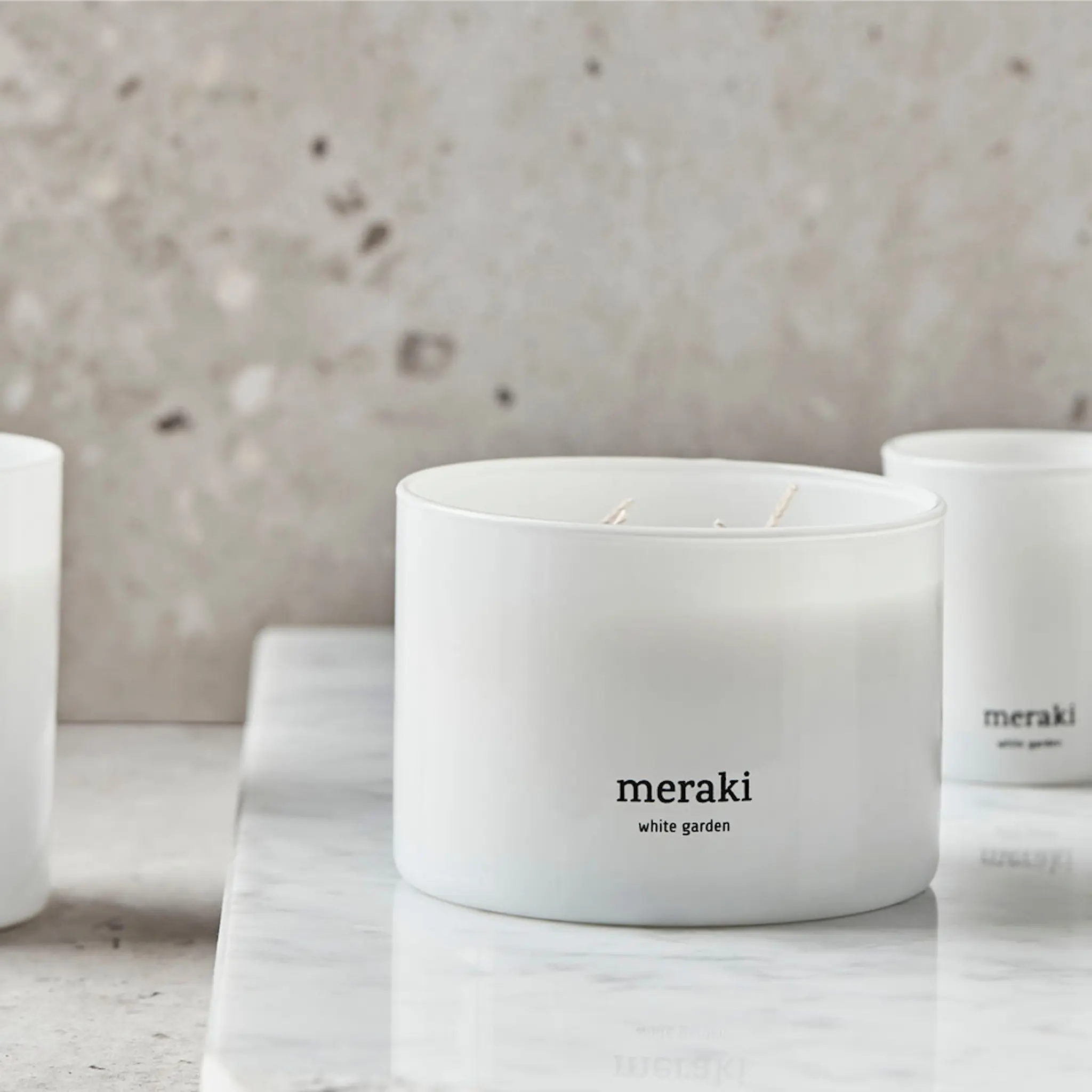 Meraki Doftljus white garden 7,5x10 cm vit