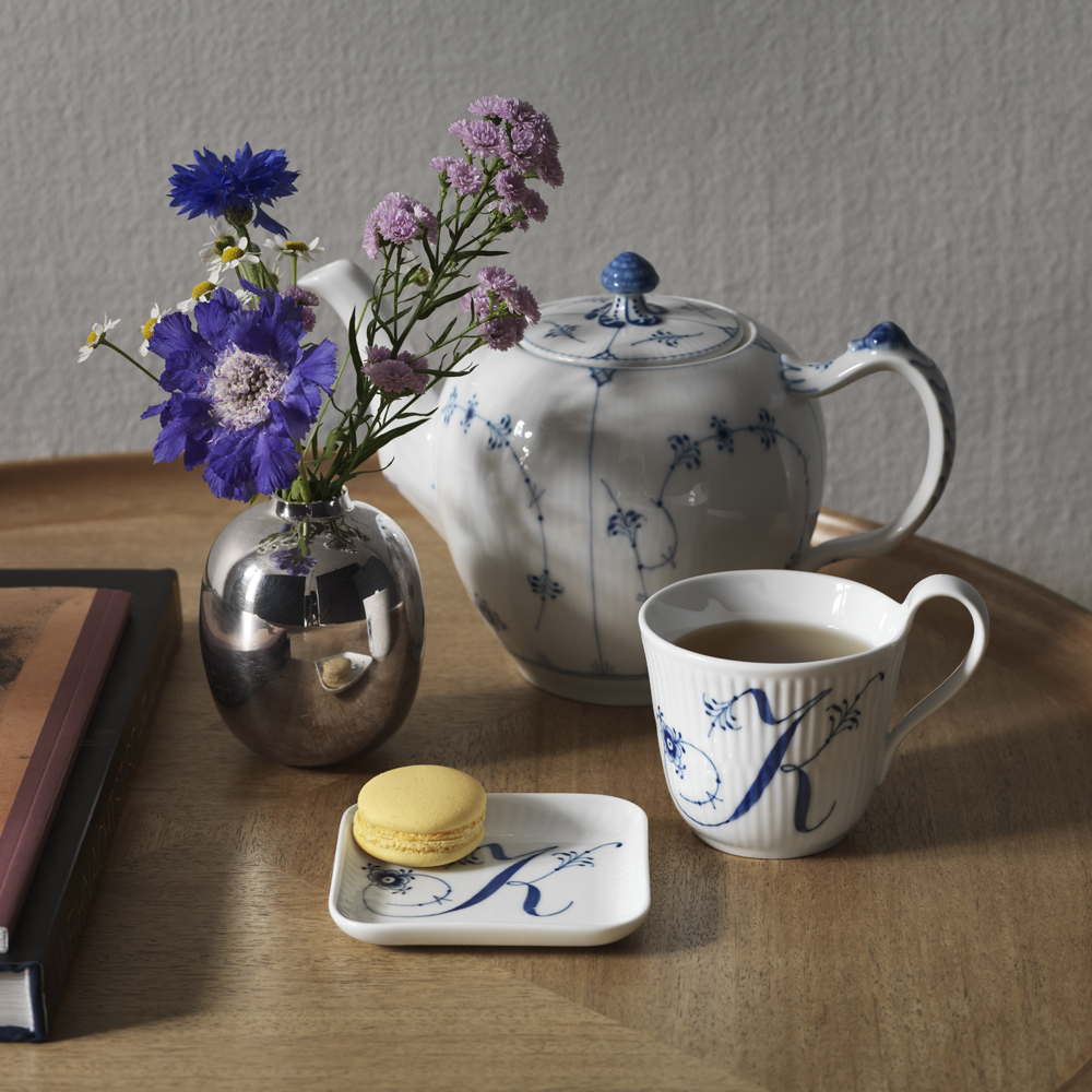 Royal Copenhagen Blue Fluted Alphabet Muki 33 cl K