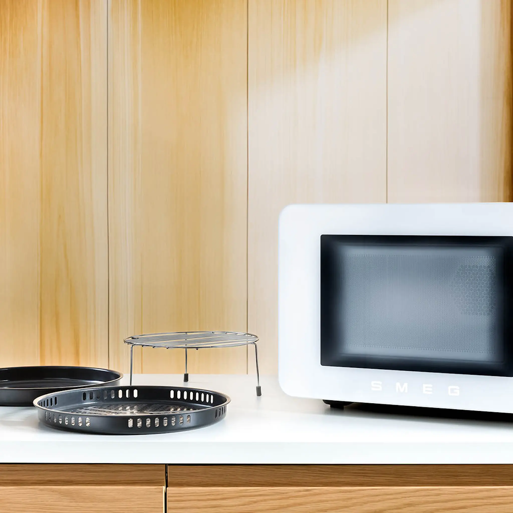 Smeg Smeg Collezione mikrovågsugn varmluft MOC02 2100W matt vit