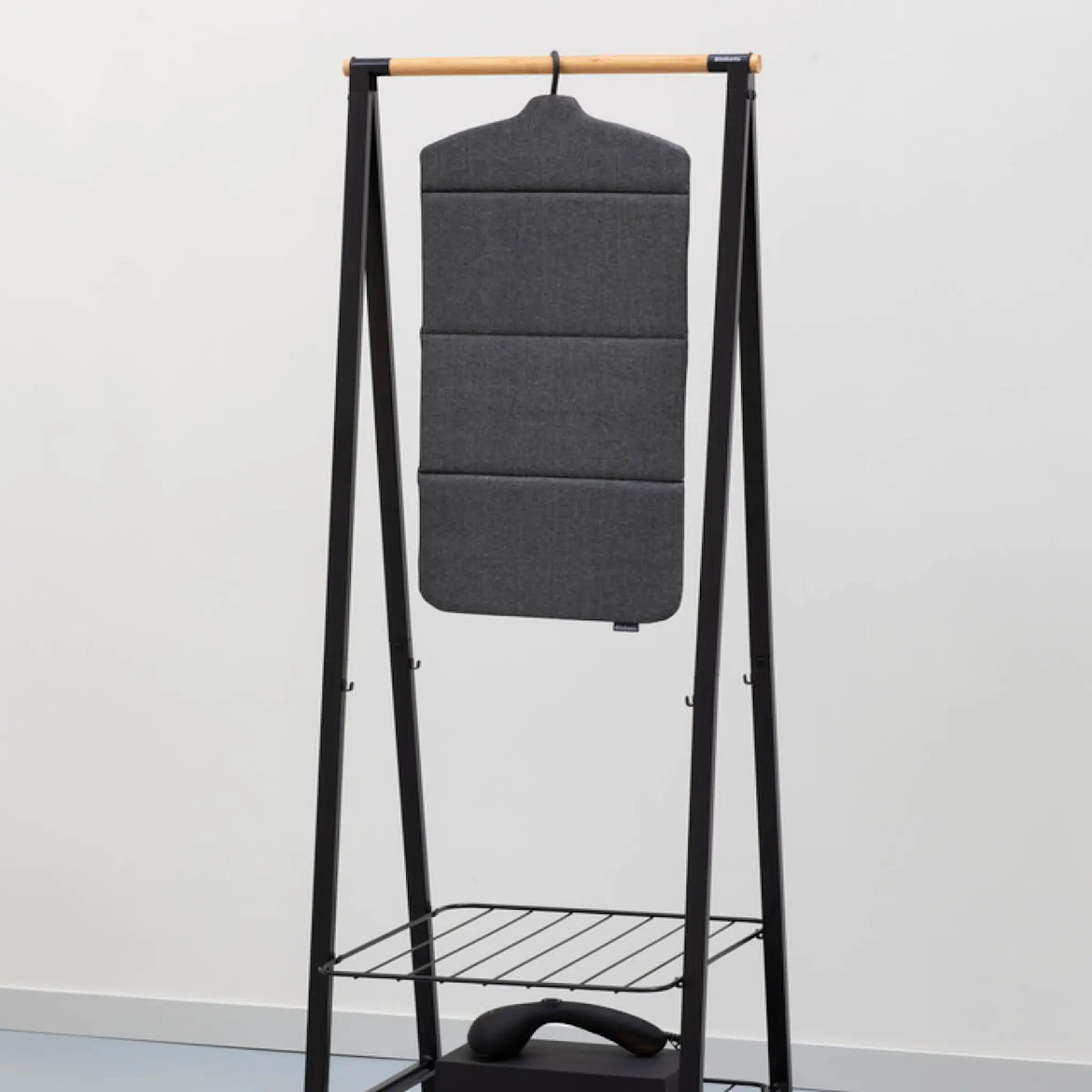 Brabantia Steamer Taitettava höyrytyslauta 93x40 cm Pepper Black