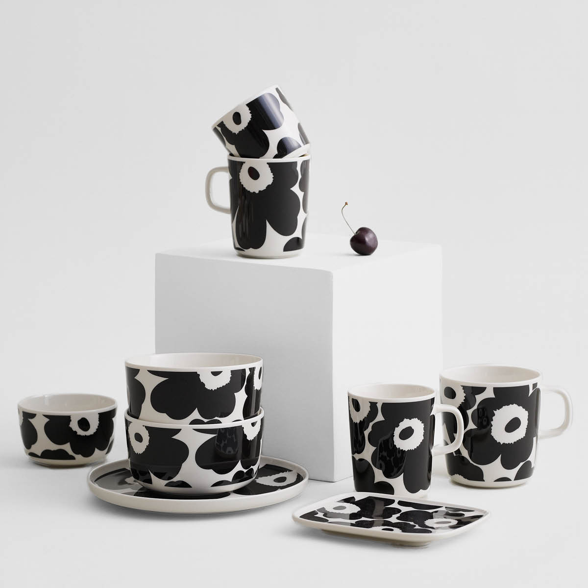 Marimekko Oiva / Unikko Lautanen 12x15 cm Musta/Valkoinen