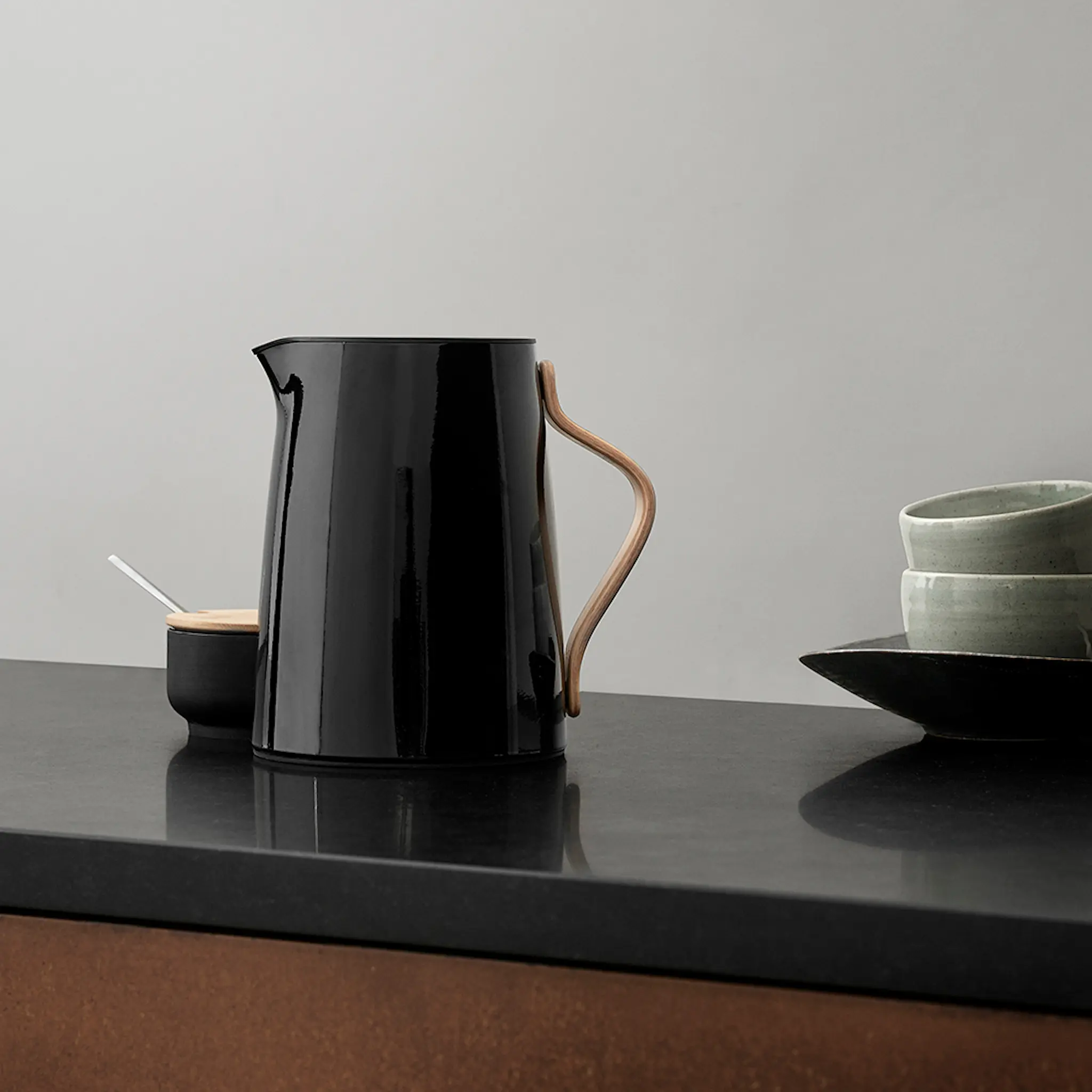Stelton Danish Modern Emma Termoskannu 1 L Musta