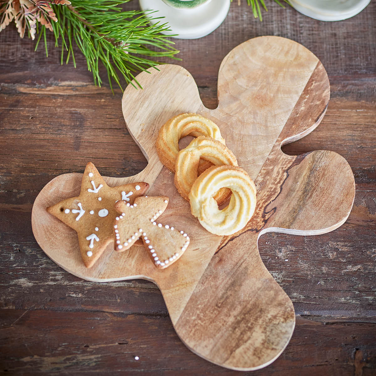 Bloomingville Ginnie serveringsbricka pepparkaksgubbe 30x25 cm mangoträ