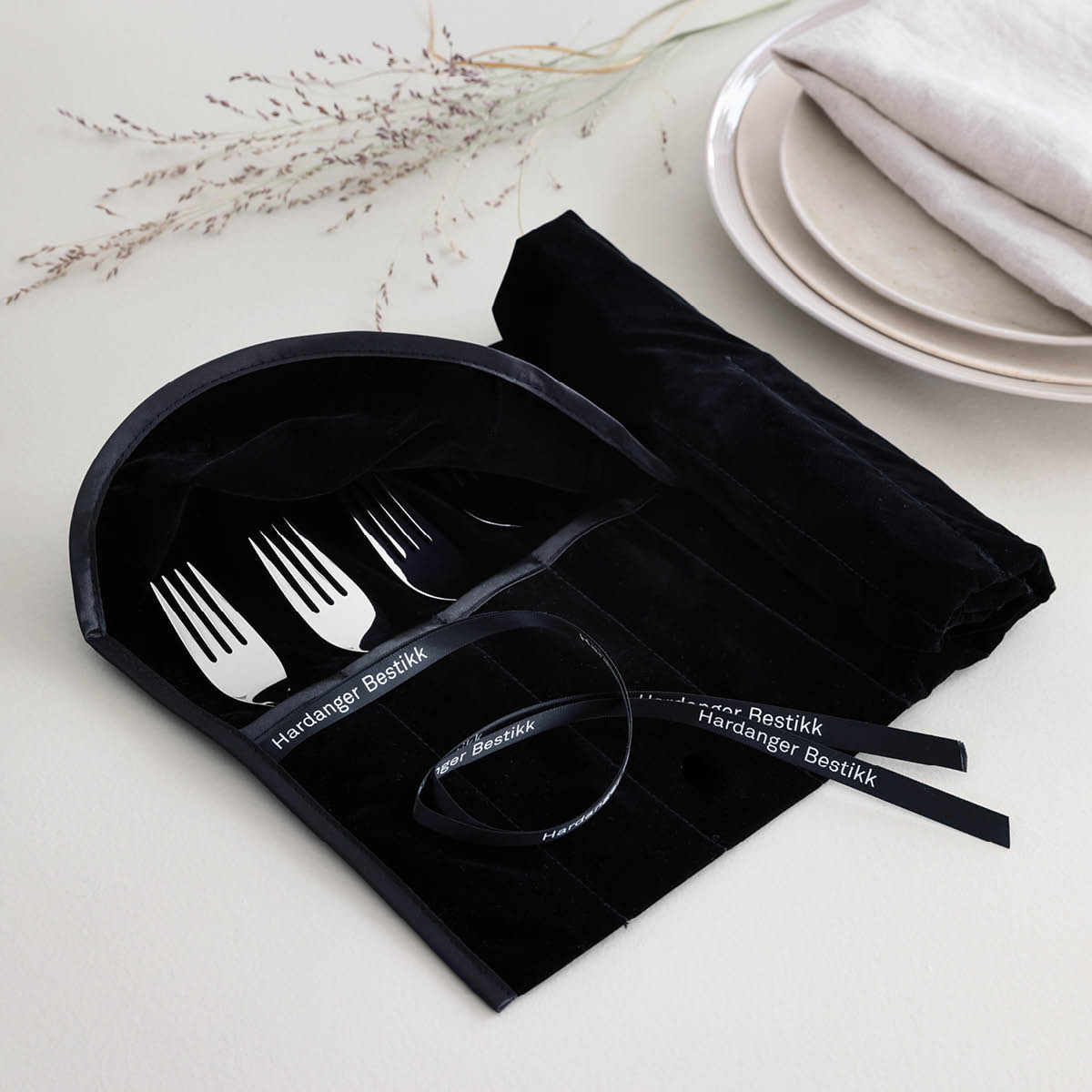 Hardanger bestikk Hardangerserien bestikkpose til 12 deler