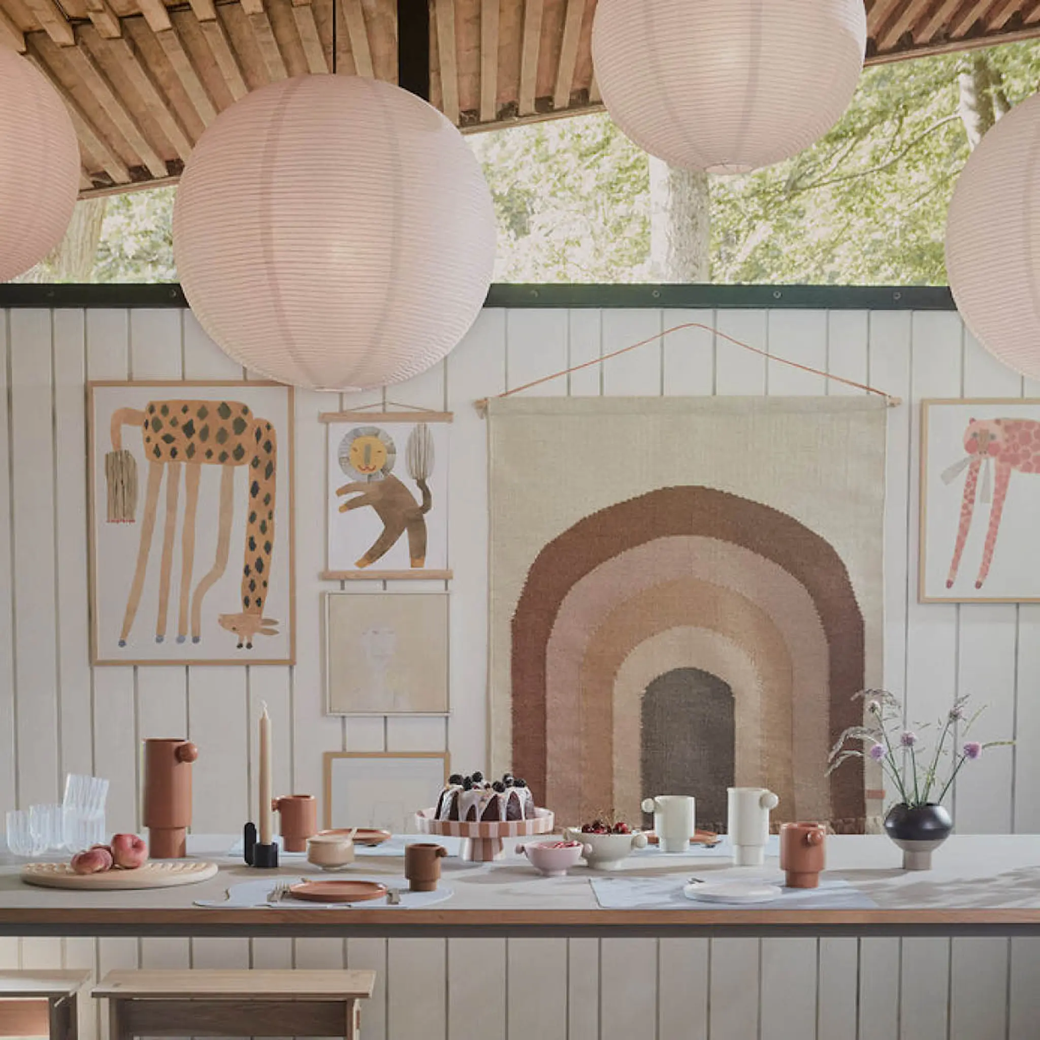 OYOY Toppu serveringsfat på fot 27 cm caramel/rosa