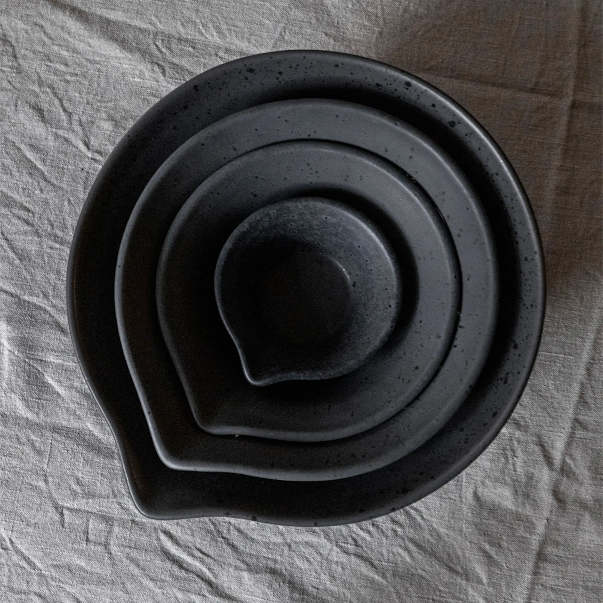 PotteryJo Peep Spillkum 12 cm Matt Black