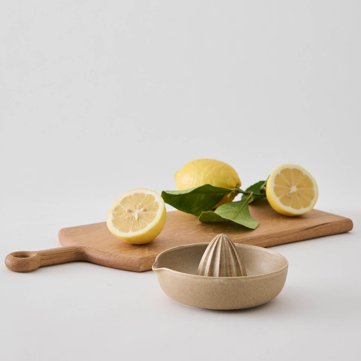 Tell Me More Palermo citruspress stengods 14 cm sand