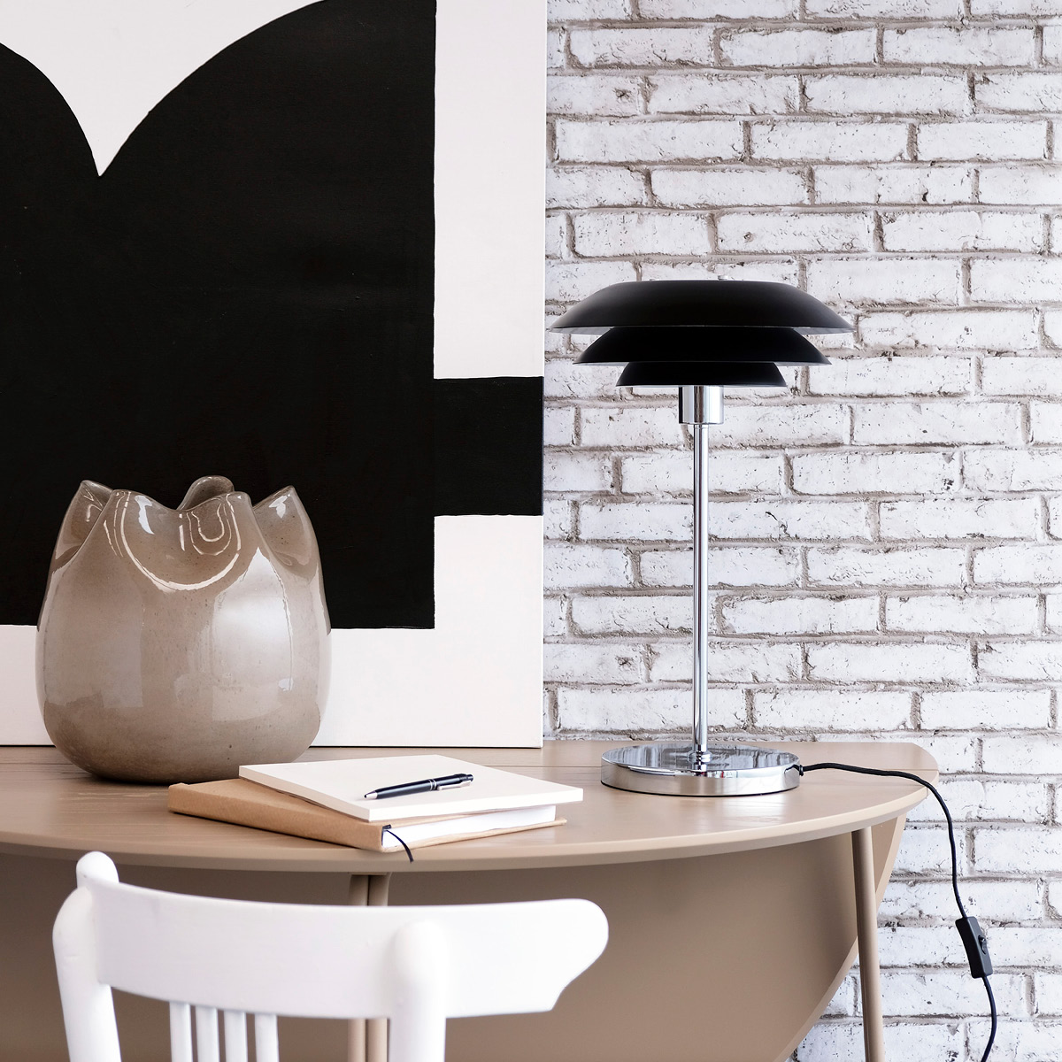 Dyberg Larsen DL31 Pöytävalaisin 50 cm Musta