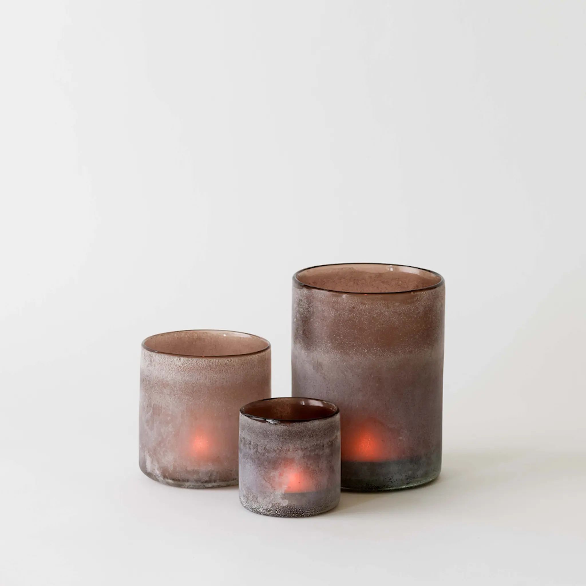 Tell Me More Frost Ljuslykta 13x19 cm Brun