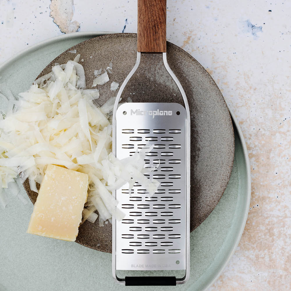 Microplane Master Ribbon rivjärn medium 30 cm valnöt