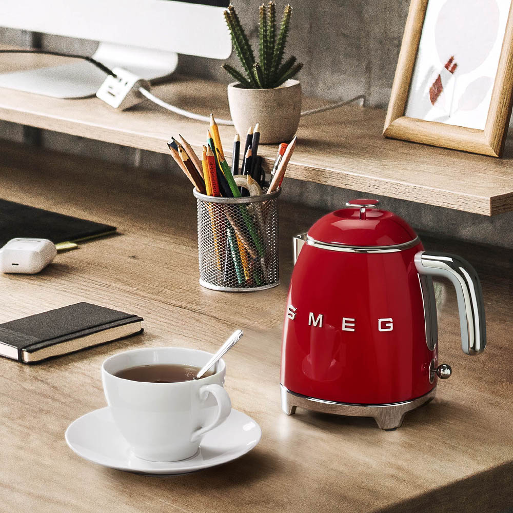 Smeg Smeg Mini Vattenkokare KLF05 Röd