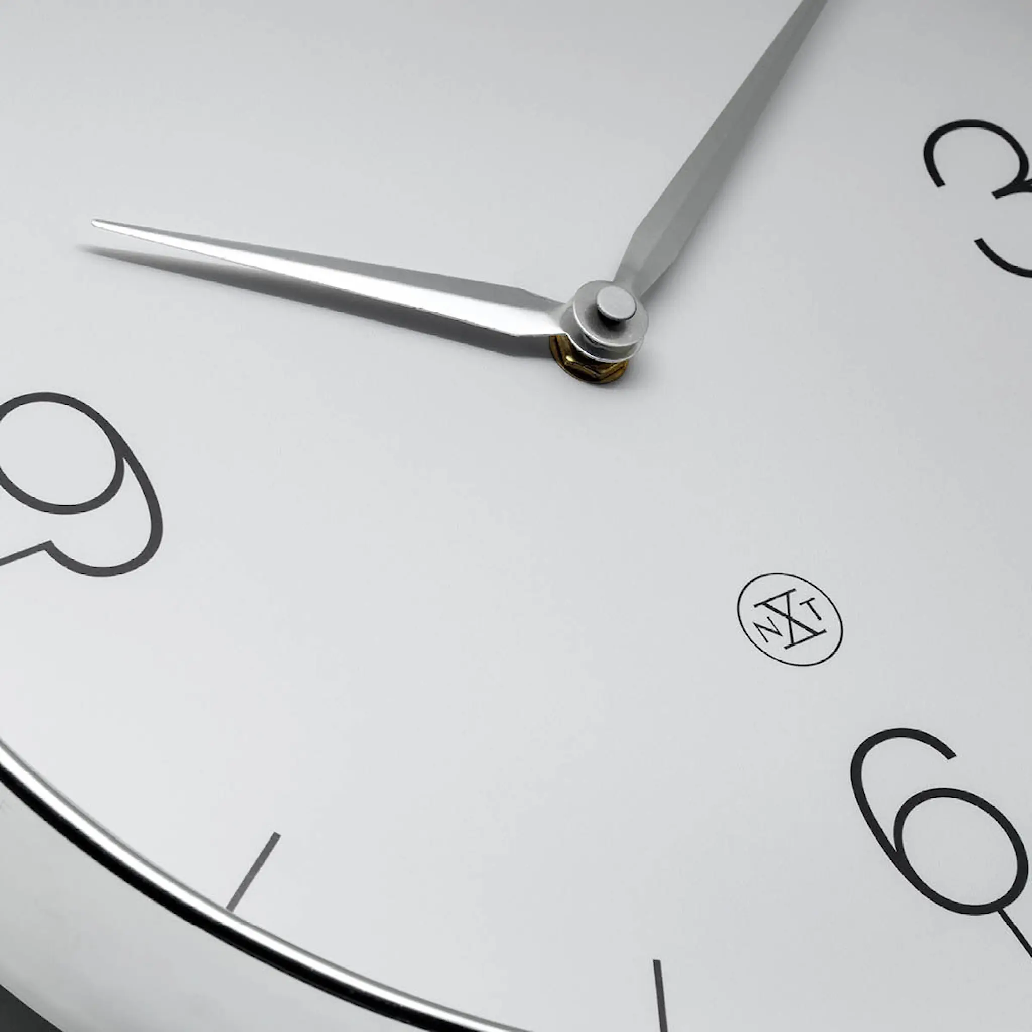 NeXtime Finesse nXt veggklokke 30,5 cm krom/grå