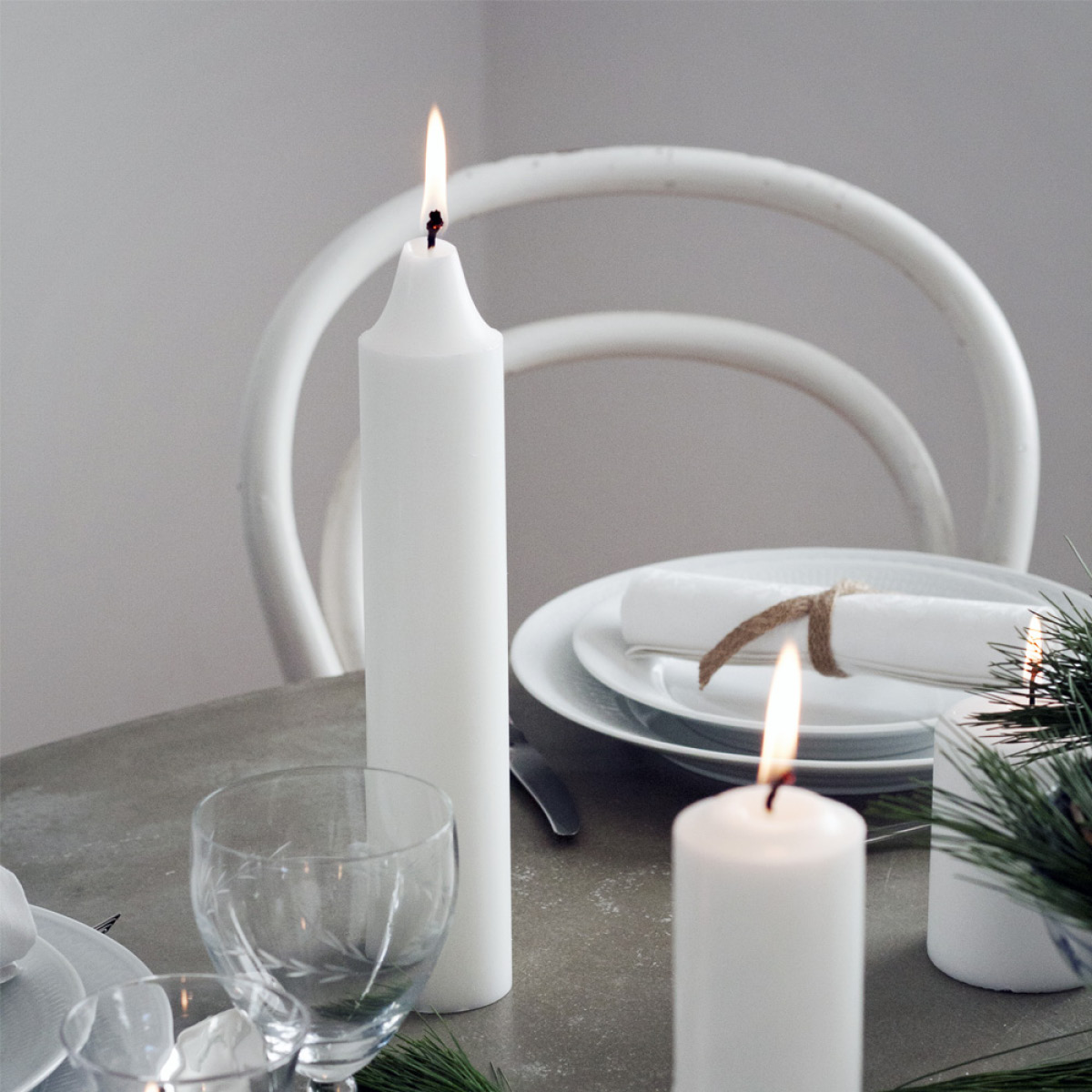 Liljeholmens Gilleljus Pöytäkynttilä 27,5 cm Valkoinen
