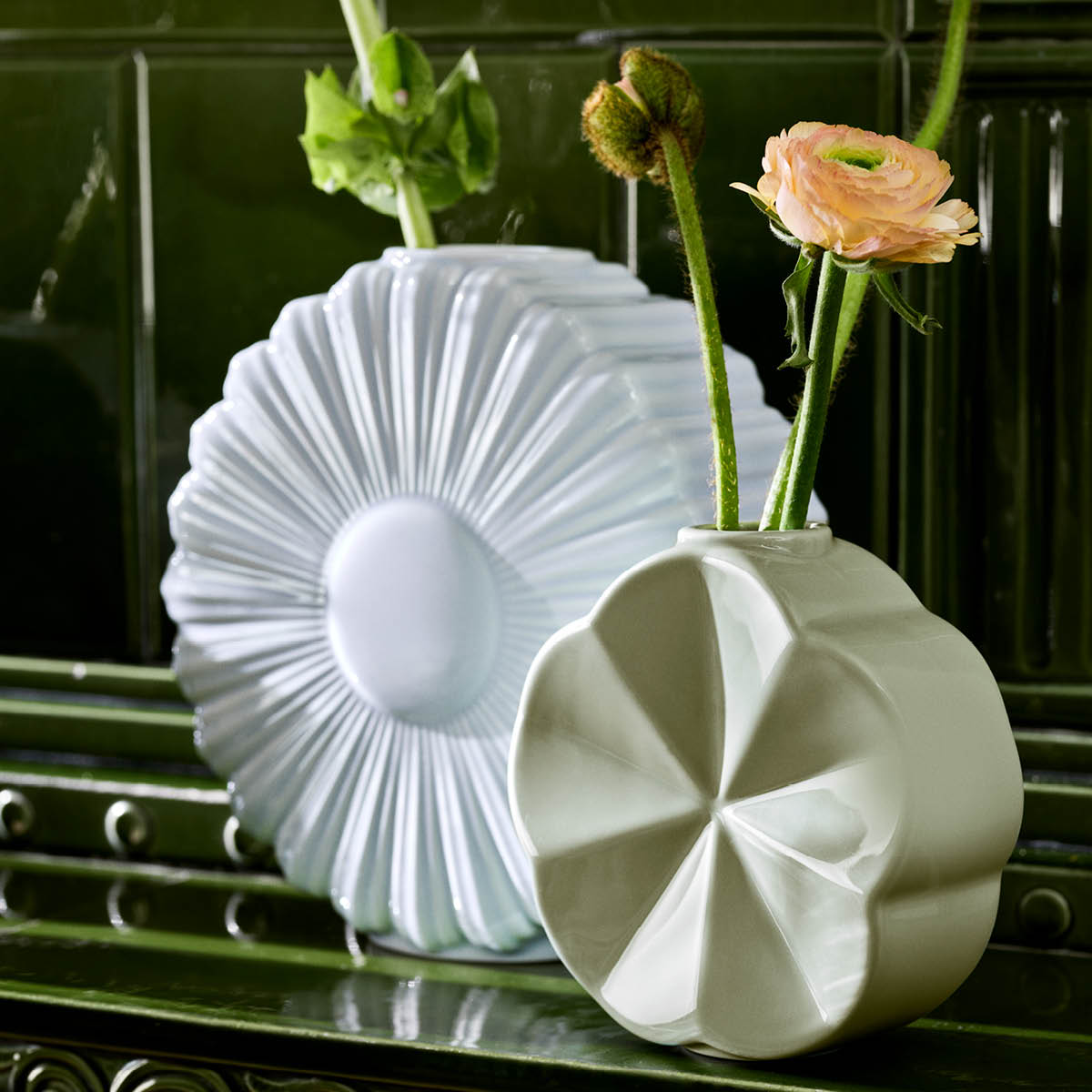 Lyngby Porcelæn Flower vas åkervinda 14 cm grön