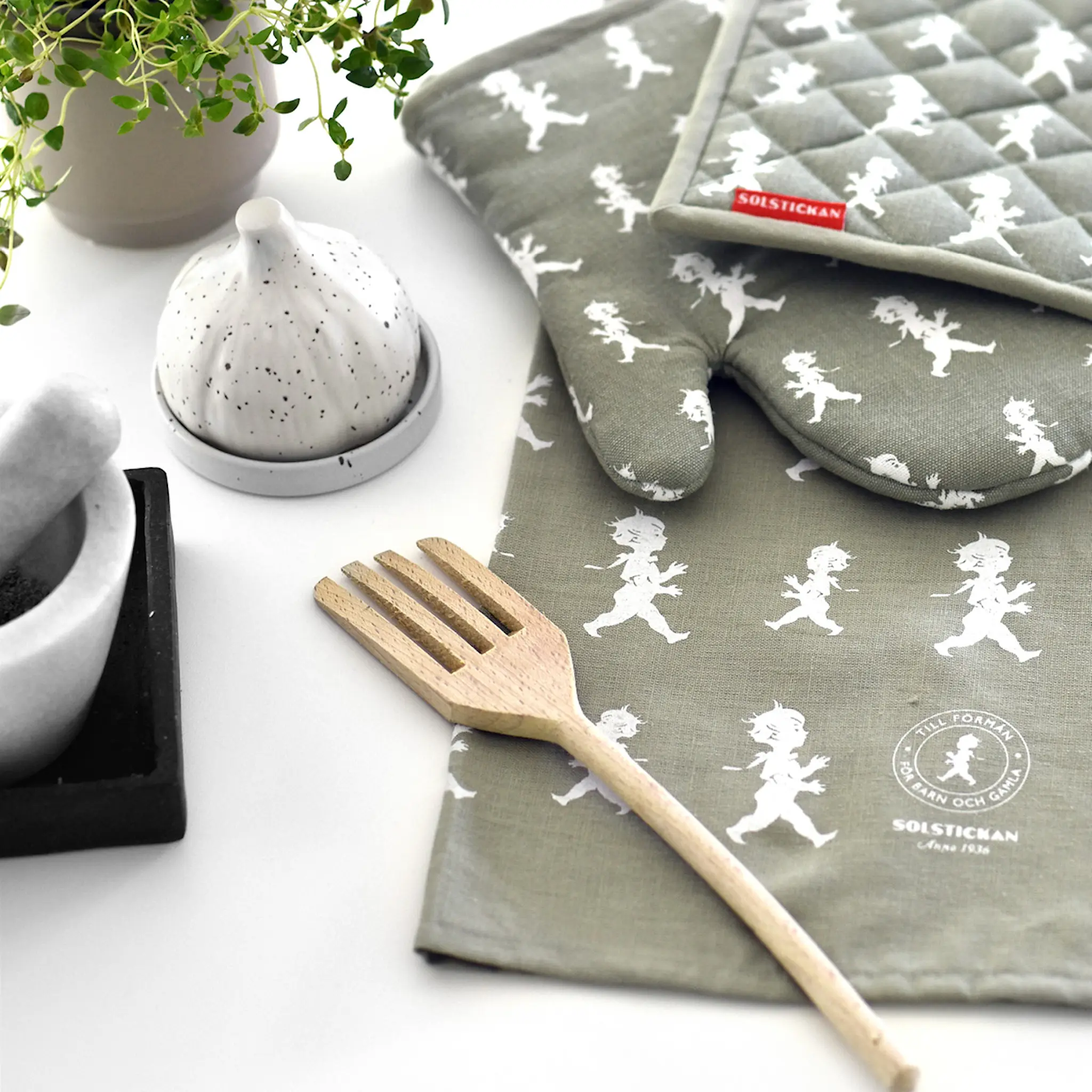 SOLSTICKAN Grytlapp 22 cm grön