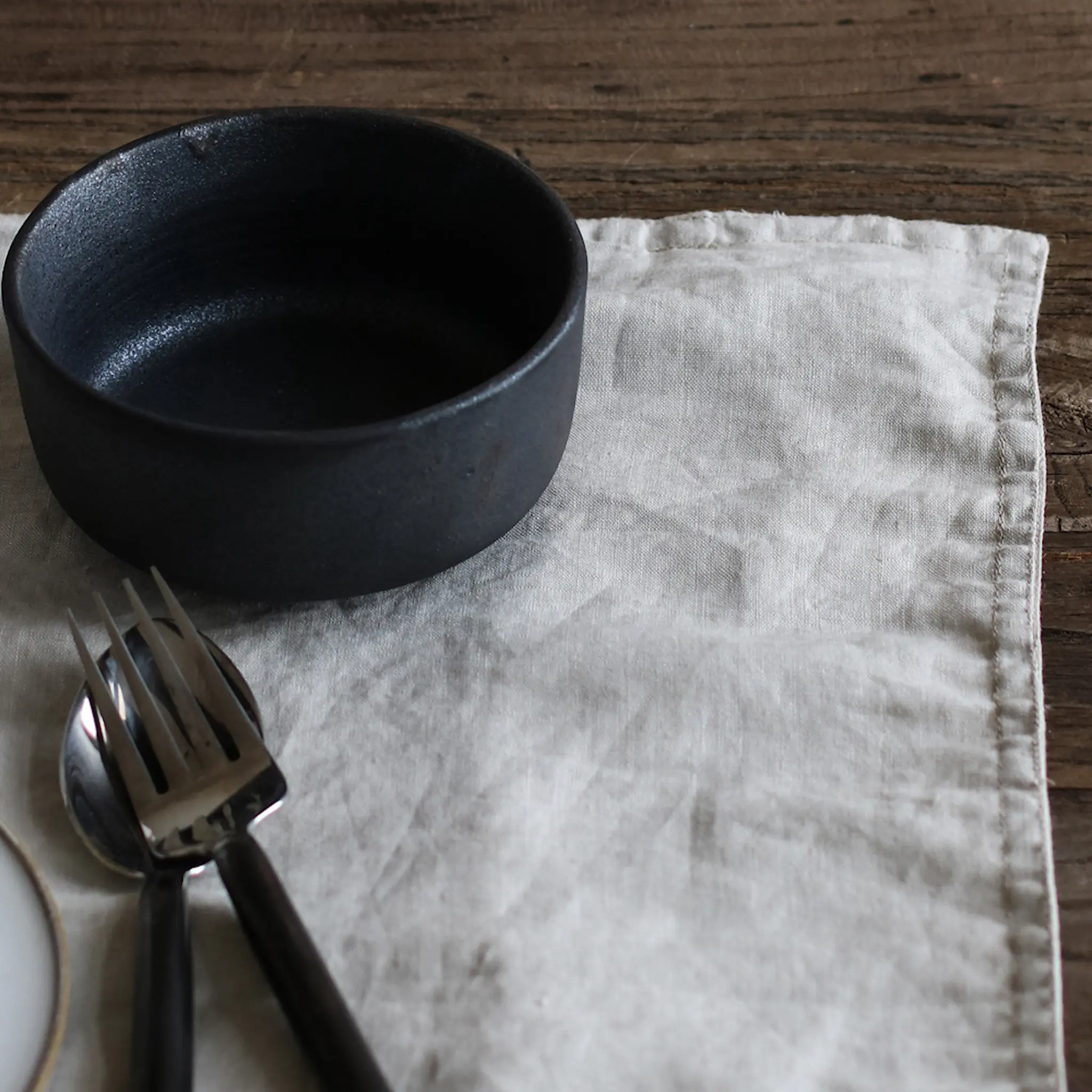 Tell Me More Bordstablett 35x50 cm Warm Grey