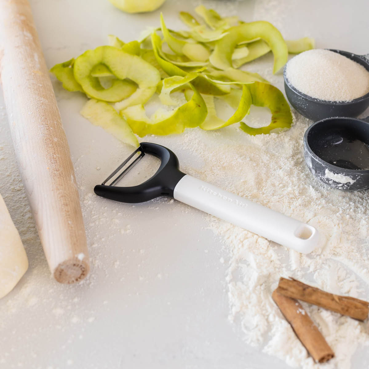 KitchenAid KitchenAid Classic Kuorija Y-malli 18 cm Porcelain White