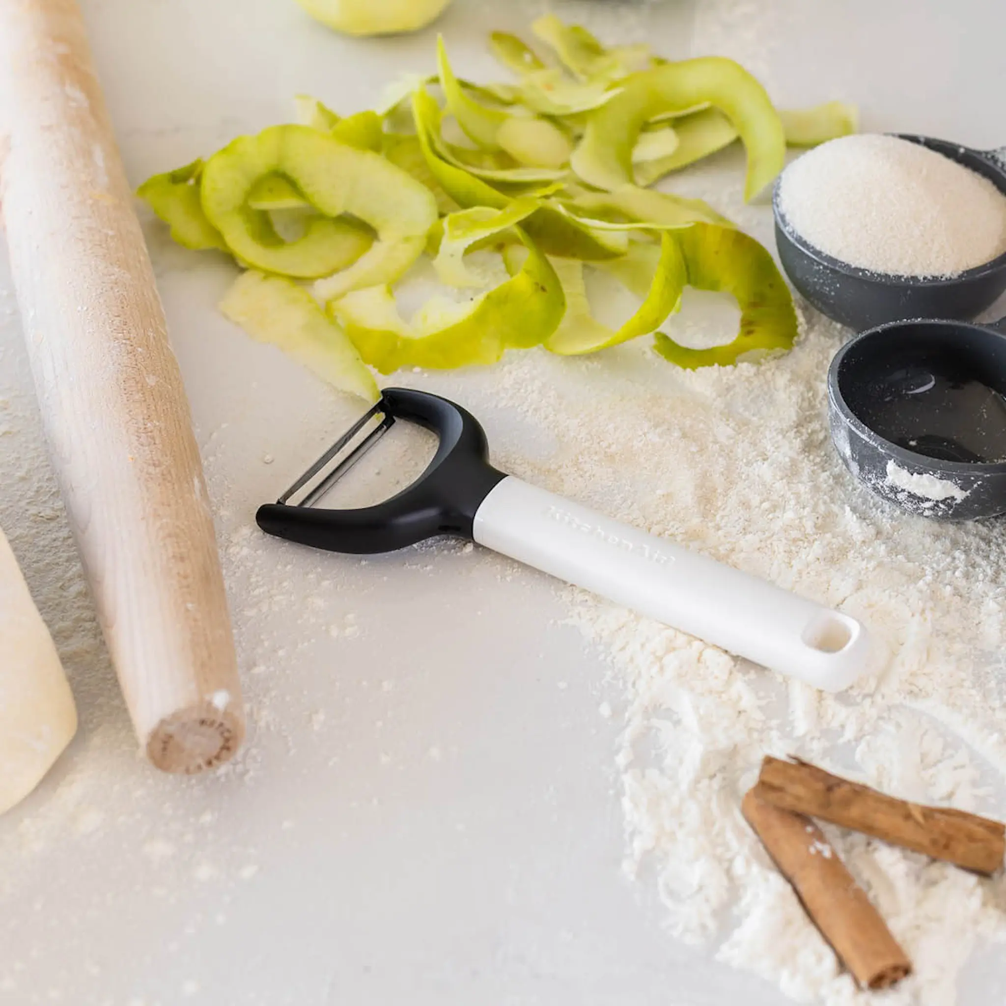 KitchenAid KitchenAid Classic Kuorija Y-malli 18 cm Porcelain White