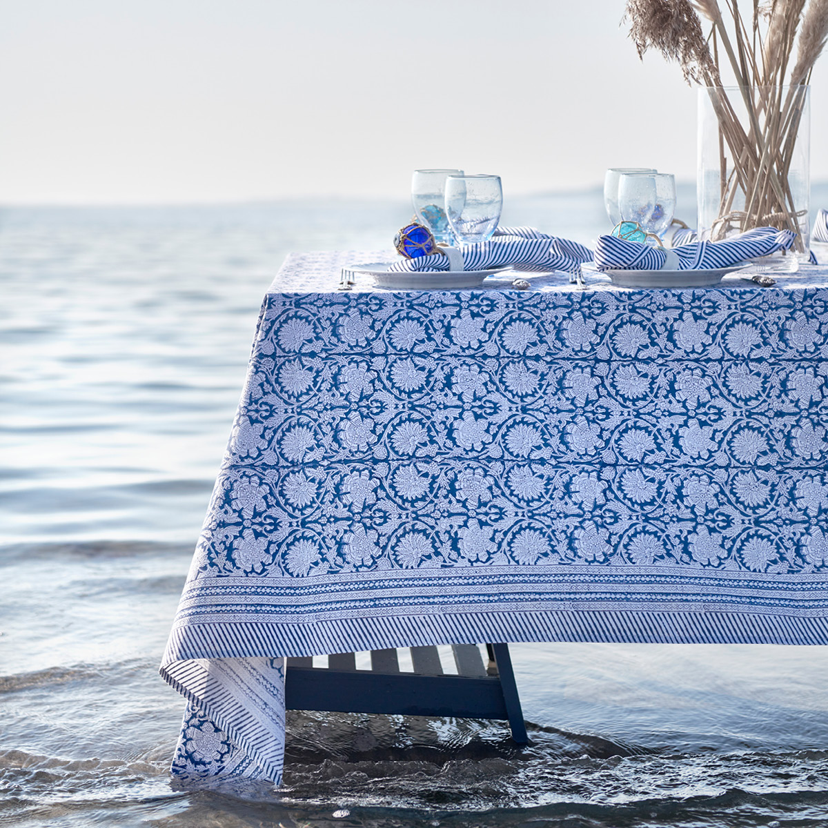 Chamois Paradise duk 150x350 cm navy blue