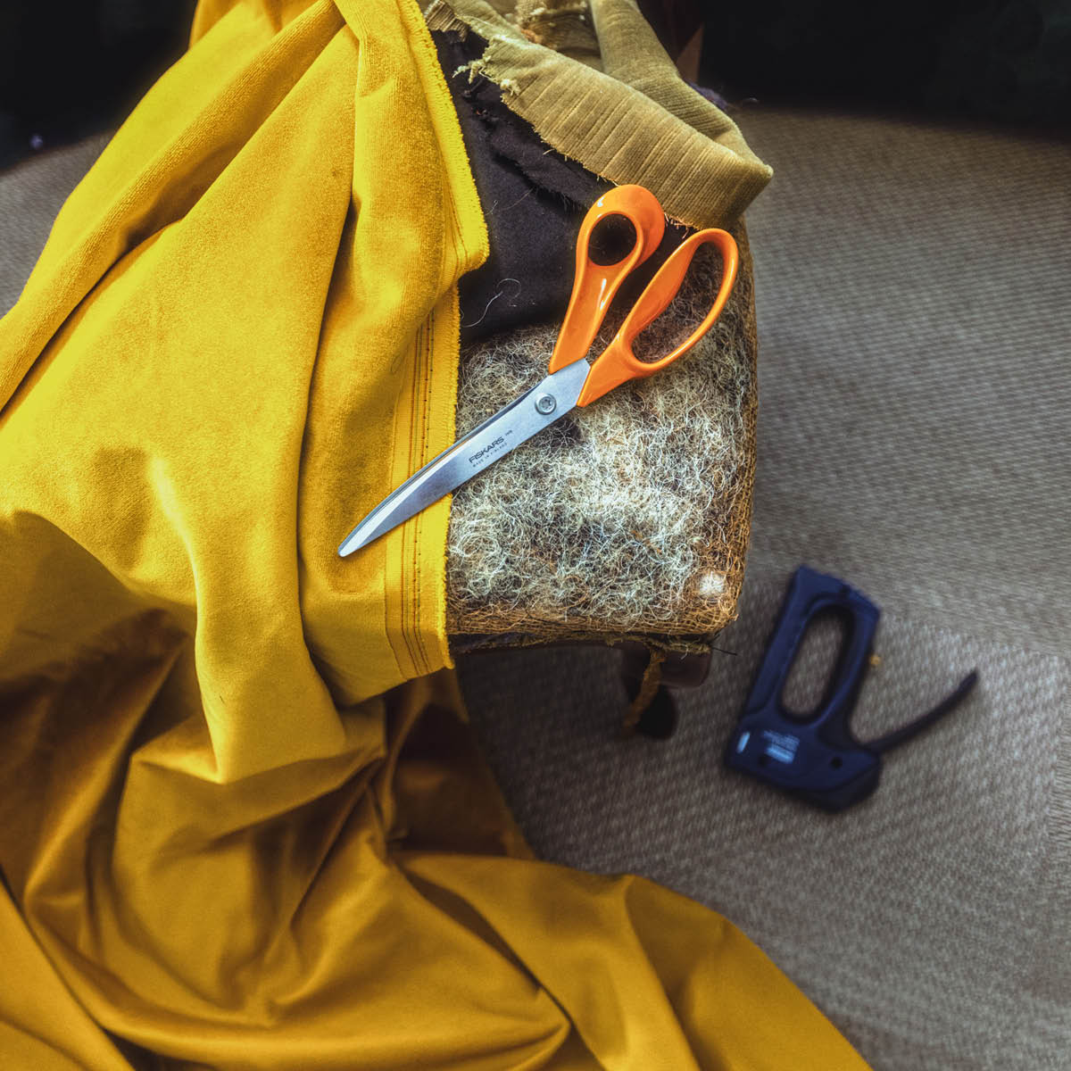 Fiskars Classic universalsaks 25 cm oransje