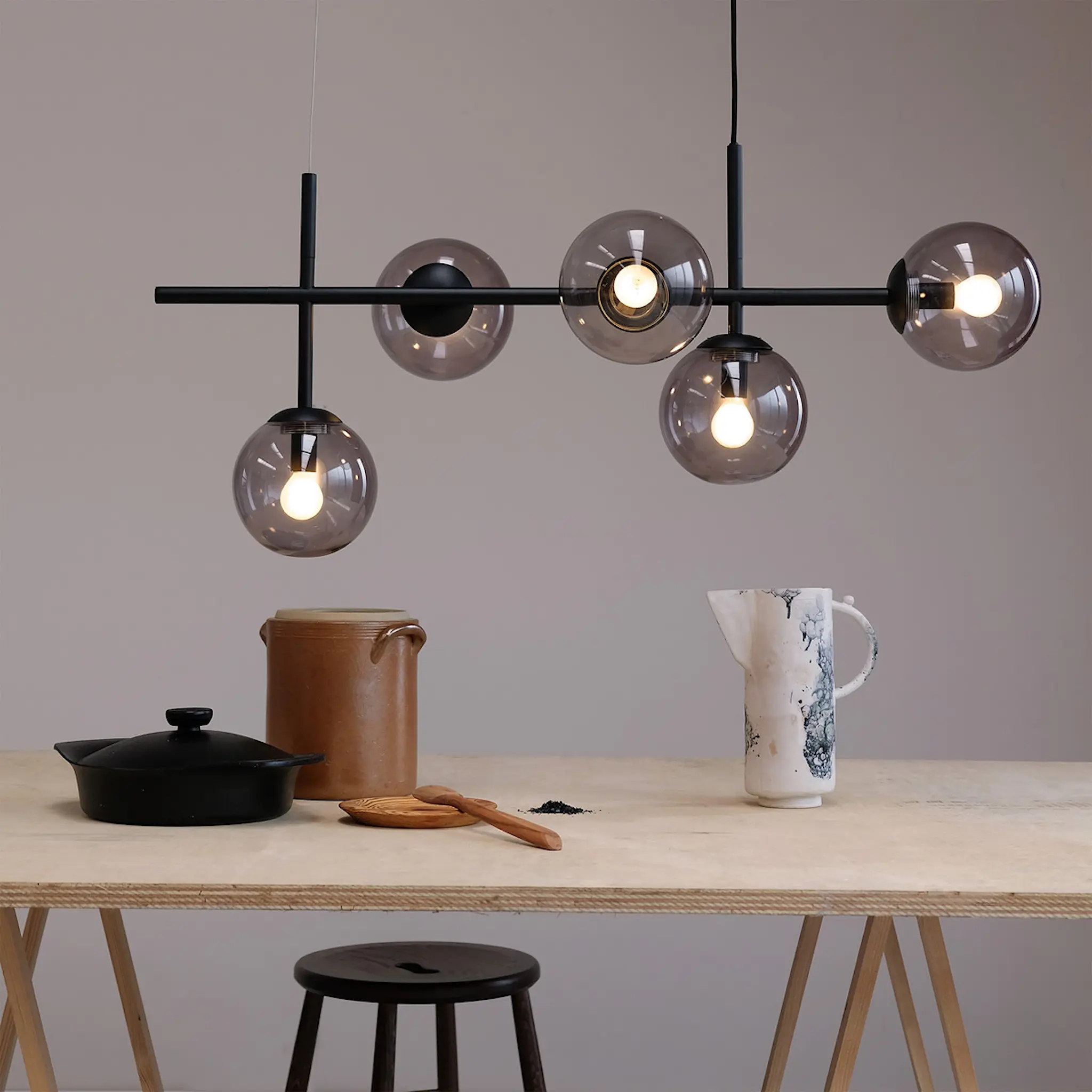 Dyberg Larsen COMO pendellampa 39 cm smoke/svart