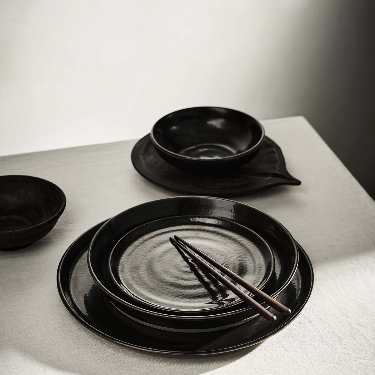 Tell Me More Fenix middagstallrik 29 cm svart