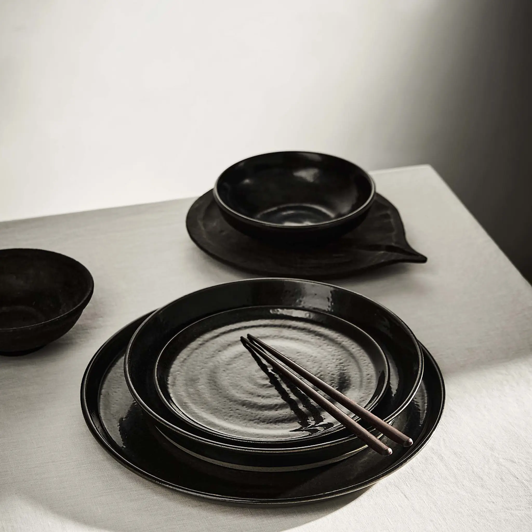 Tell Me More Fenix middagstallrik 29 cm svart