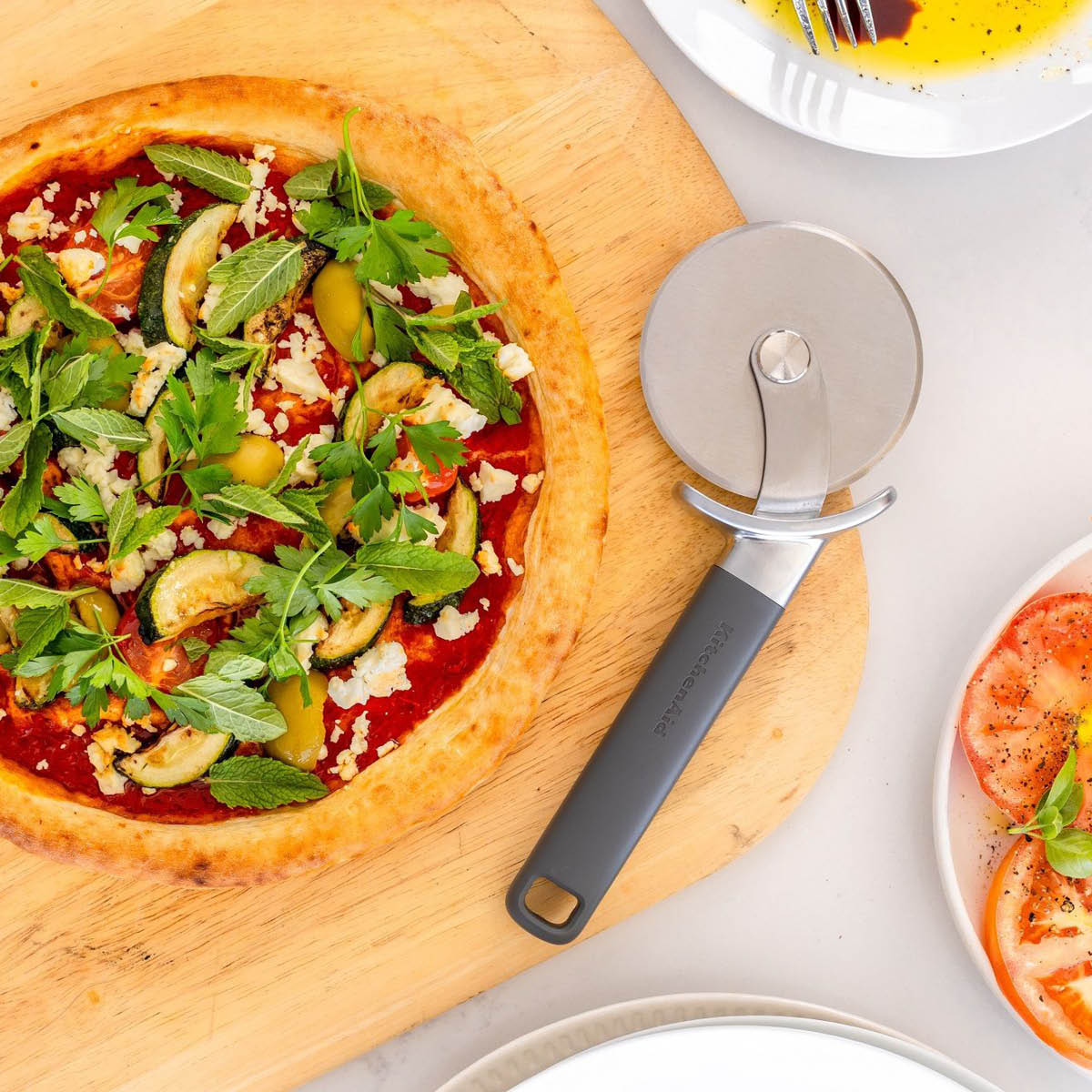 KitchenAid KitchenAid Classic pizzaskjærer 24 cm charcoal grey