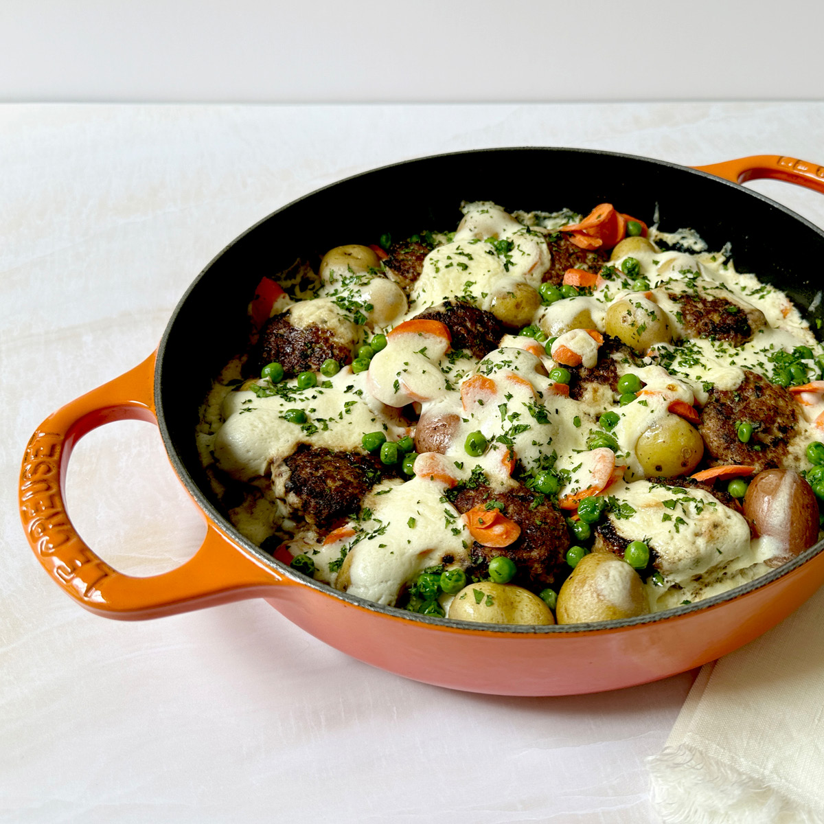 Le Creuset Signature Valurautapata matala 3,2 L 28 cm Flame