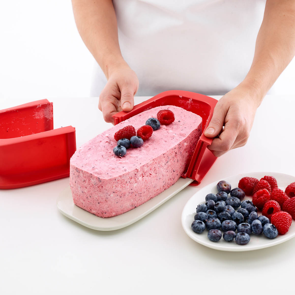 Lékué Springform rektangulär i silikon med tallrik 1,2 L röd/vit