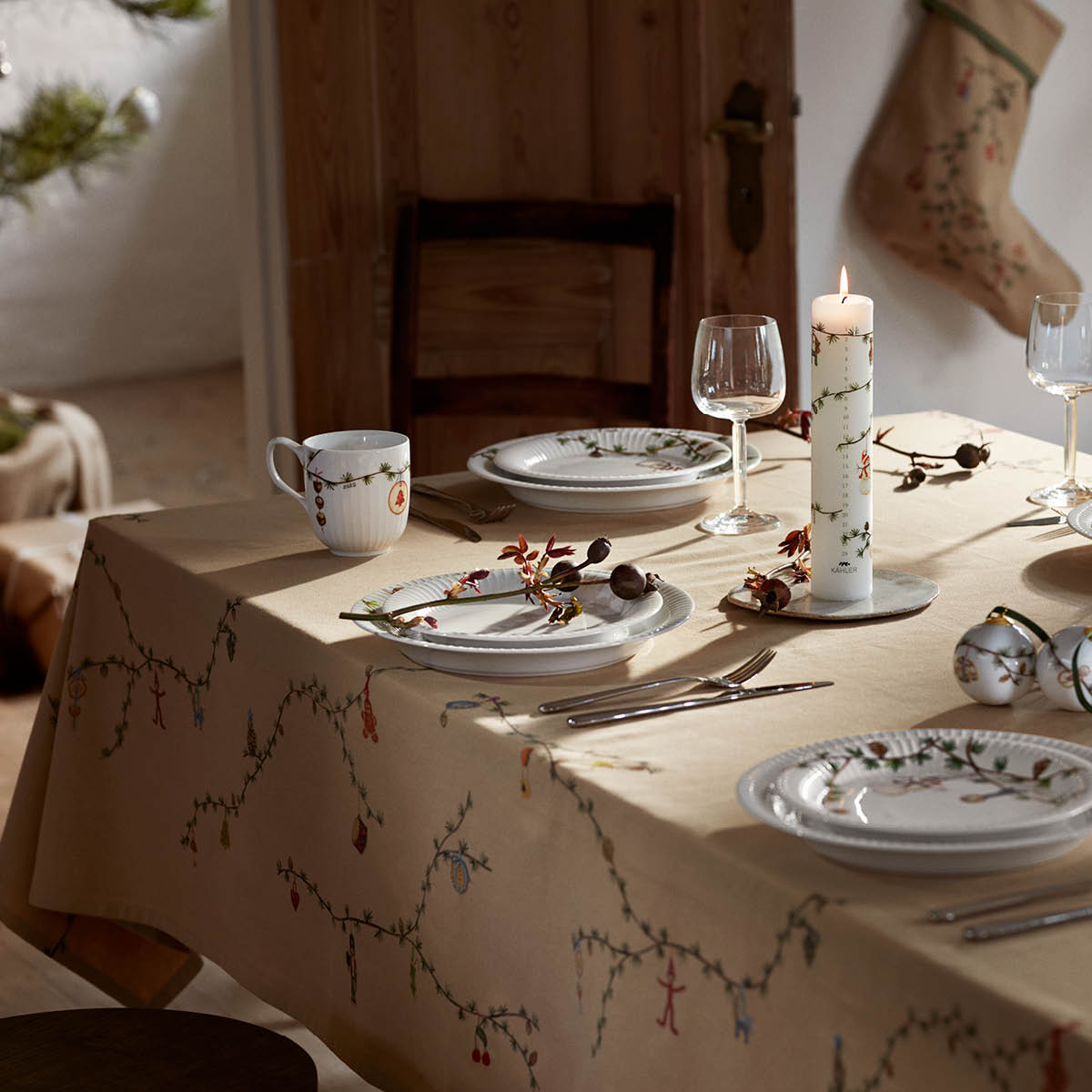 Kähler Hammershøi Christmas duk 150x370 cm sand