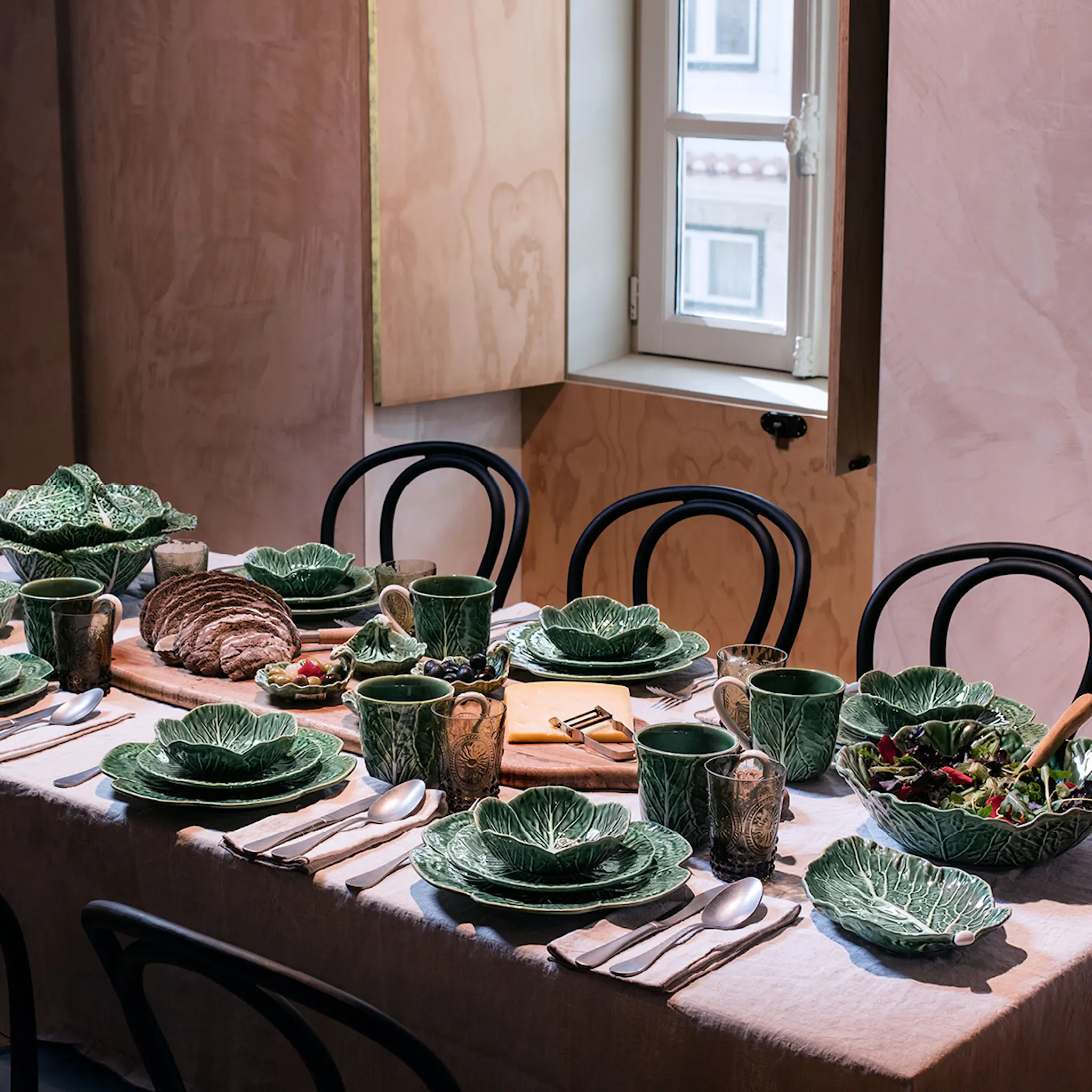 Bordallo Pinheiro Cabbage Tarjoiluastia Kaalinlehti 28 cm Vihreä