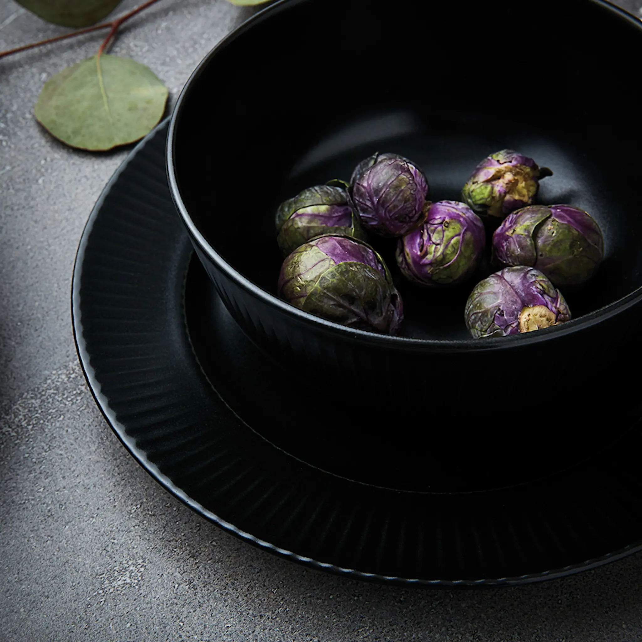 Aida Groovy Lautanen 21 cm Musta