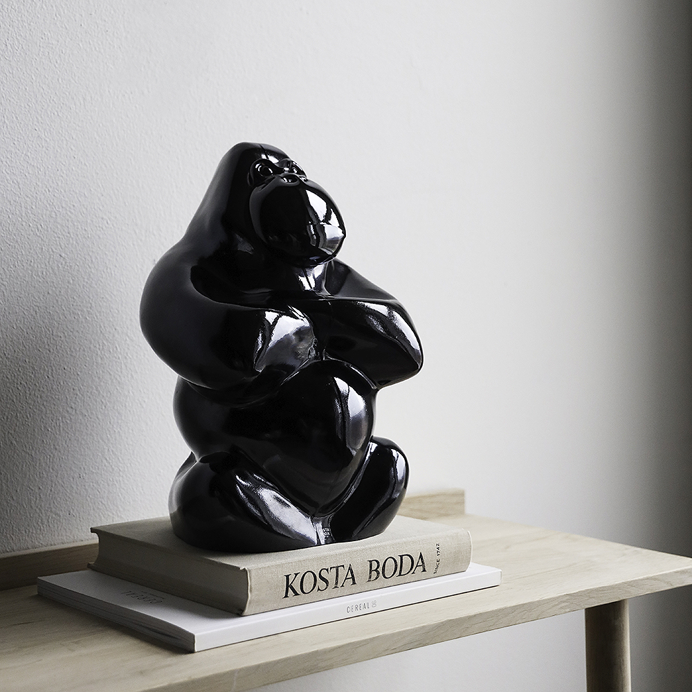 Kosta Boda Skulptur Gabba Gabba Hey 30,5 cm svart