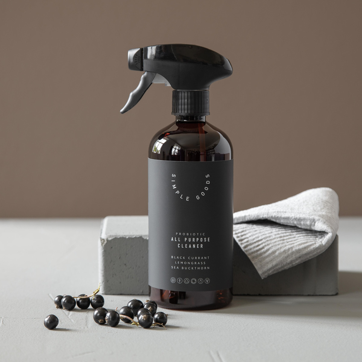 Simple Goods Lemongrass Rengöringsspray 500 ml Svart