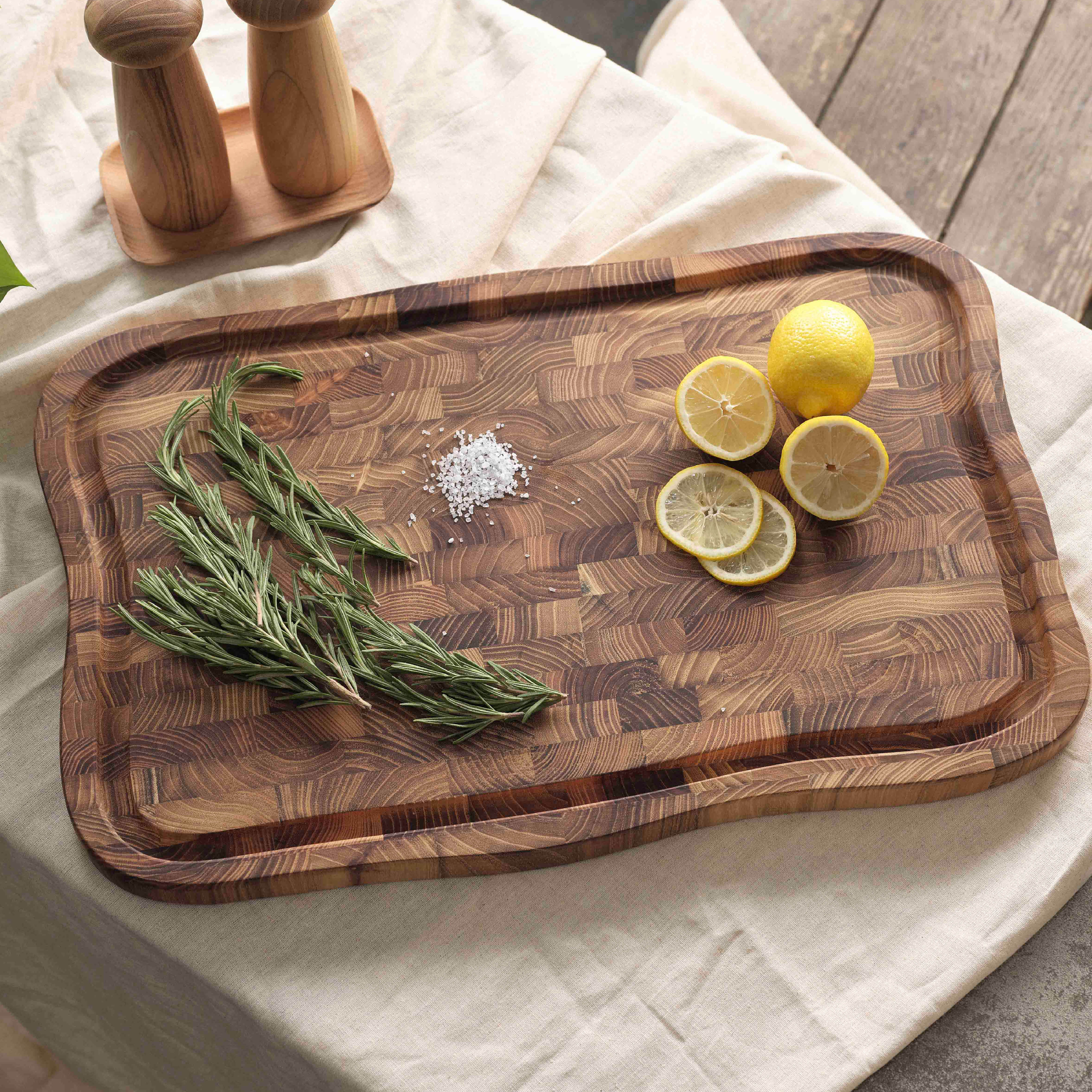 Aida Raw leikkuulauta 55x35 cm teak
