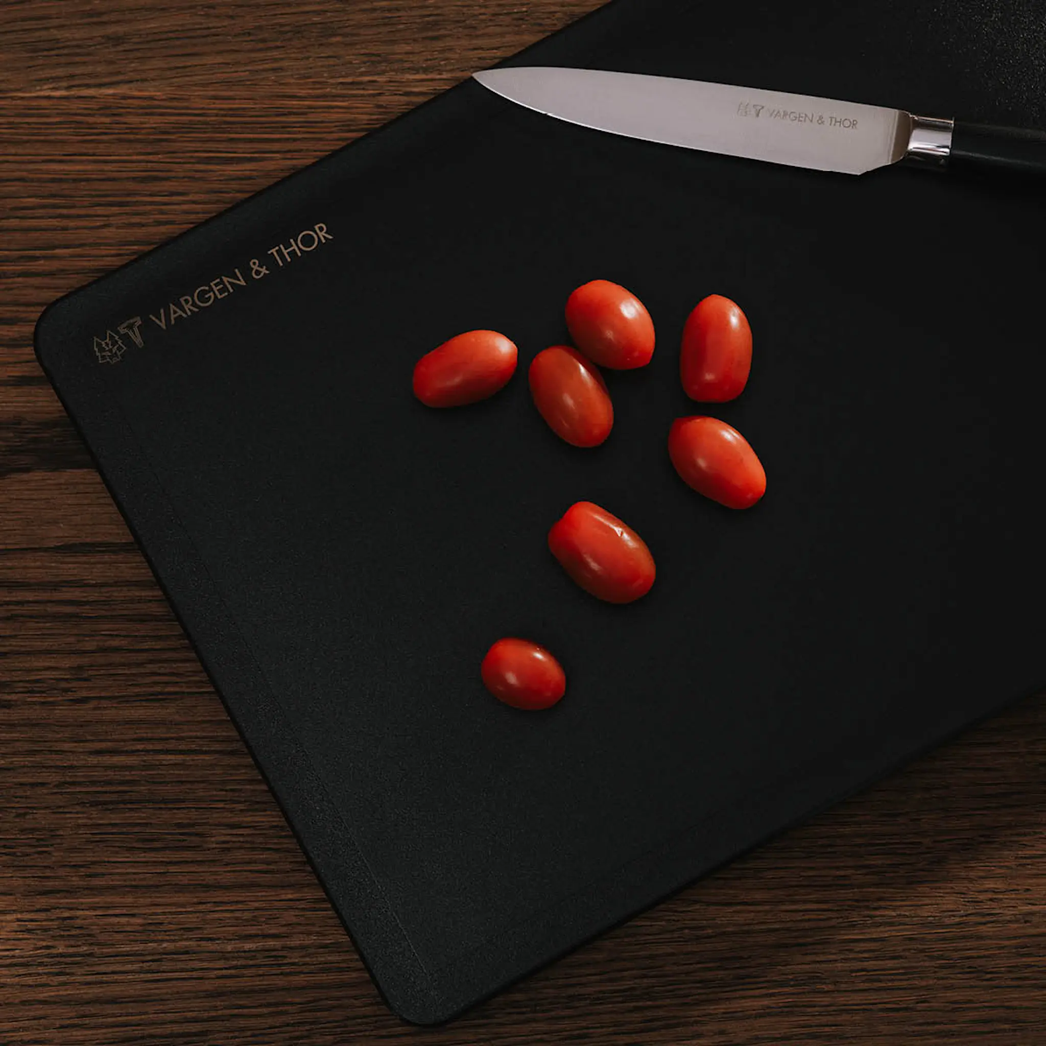 Vargen & Thor Brädan skärbräda 35x25 cm svart