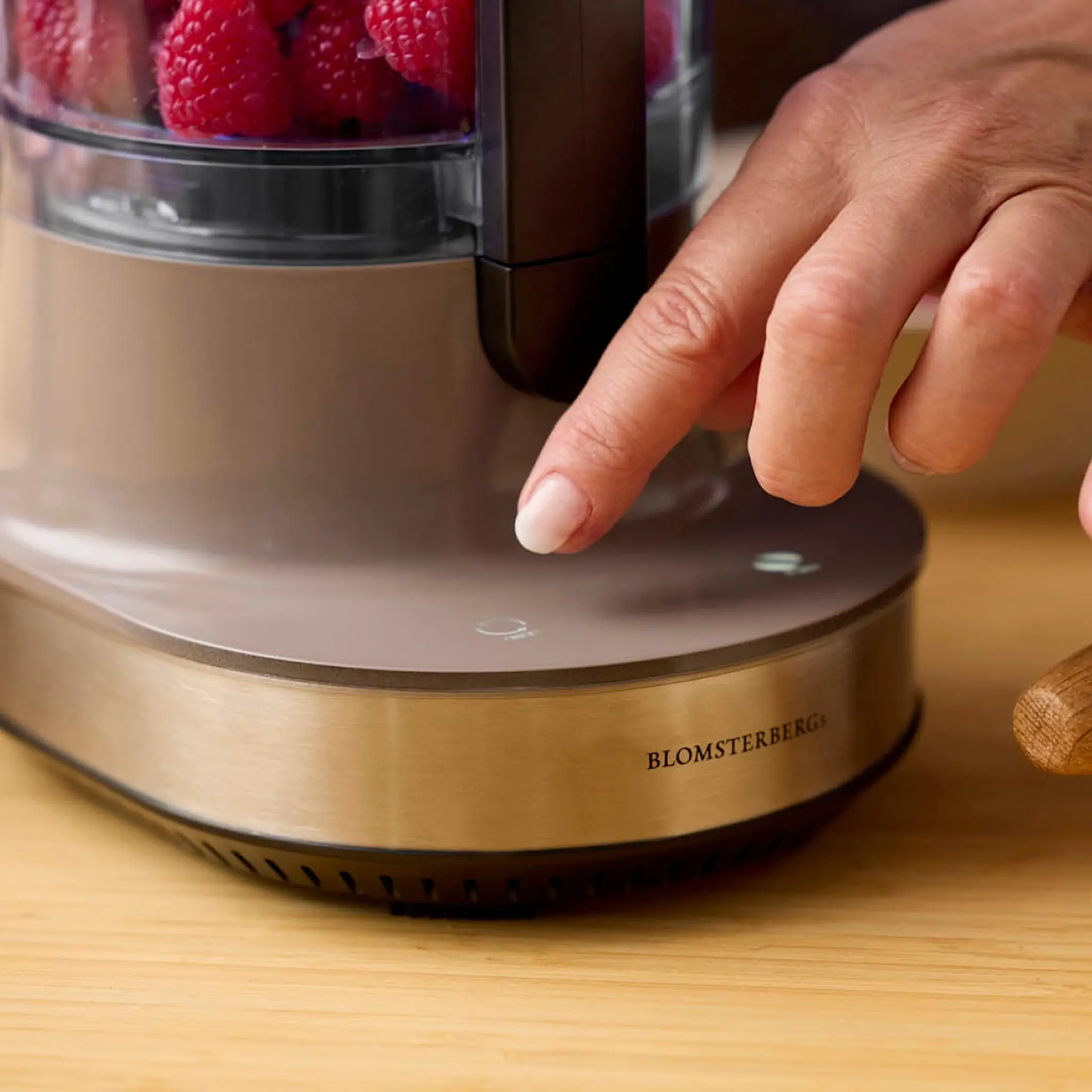 Blomsterberg Multihakker 300W 0,6 L latte