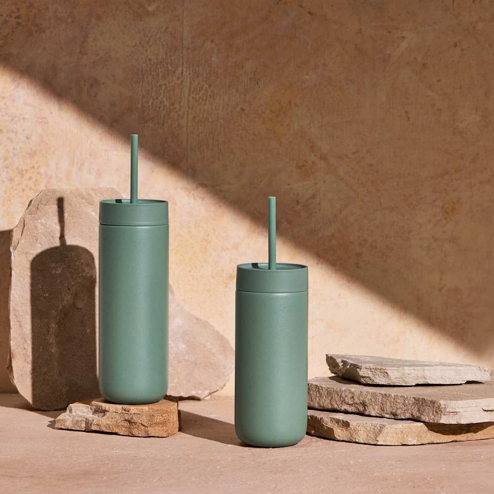 Fellow Carter Cold Desert Capsule tumbler med sugrör 590 ml smoke green