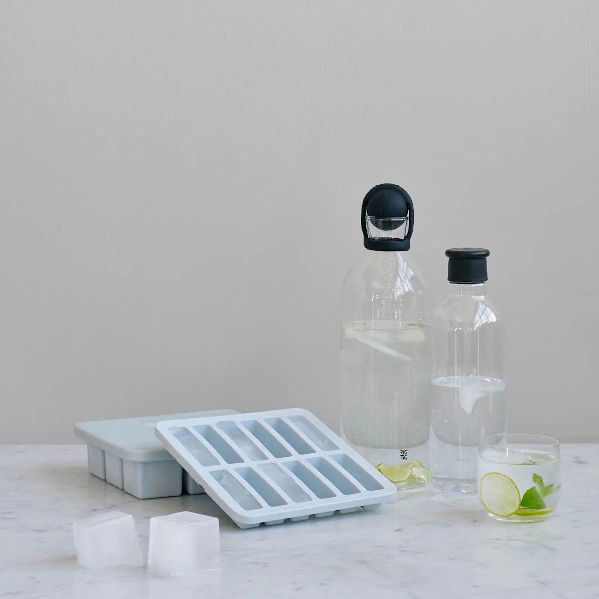 RIG-TIG DRINK-IT vannflaske 0,75L svart hover