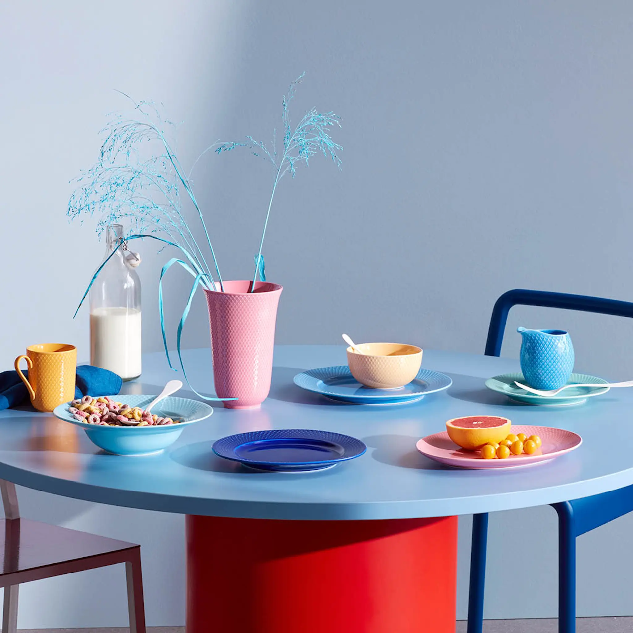 Lyngby Porcelæn Rhombe Color Lautanen 23 cm Tummansininen