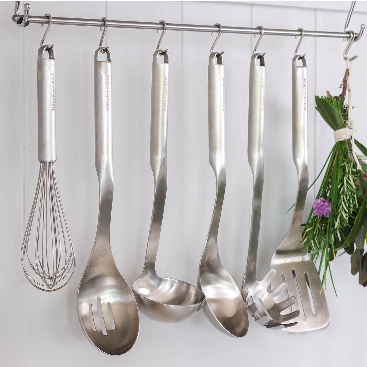 KitchenAid KitchenAid Premium sleiv perforert 34 cm rustfritt stål