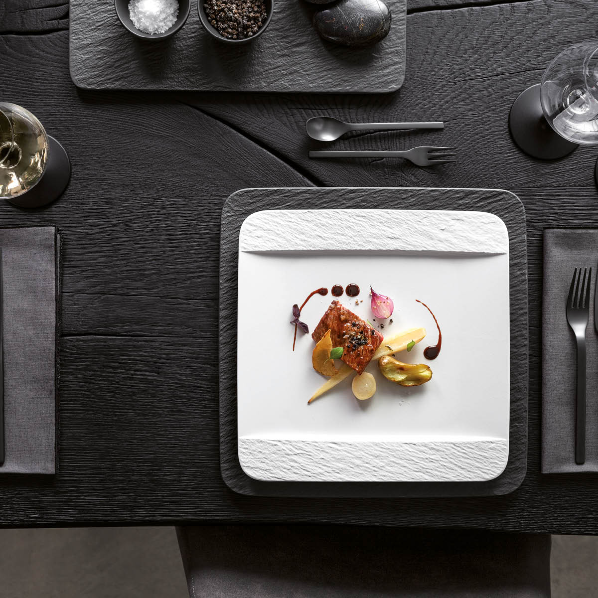 Villeroy & Boch Manufacture Rock Tarjoiluastia 32x32 cm Musta