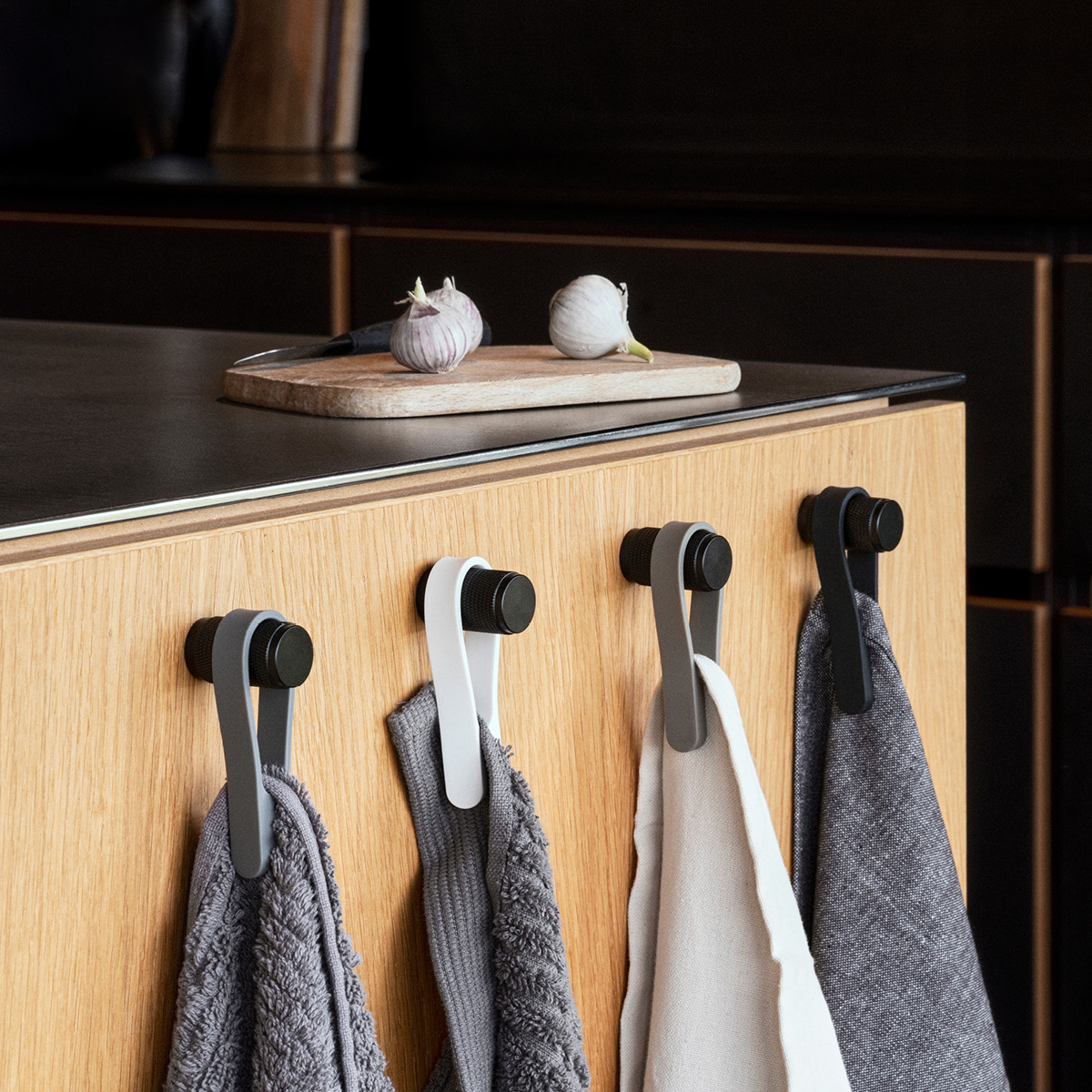 Zone Lopp Magneettinen koukku 2 kpl Oliivinvihreä