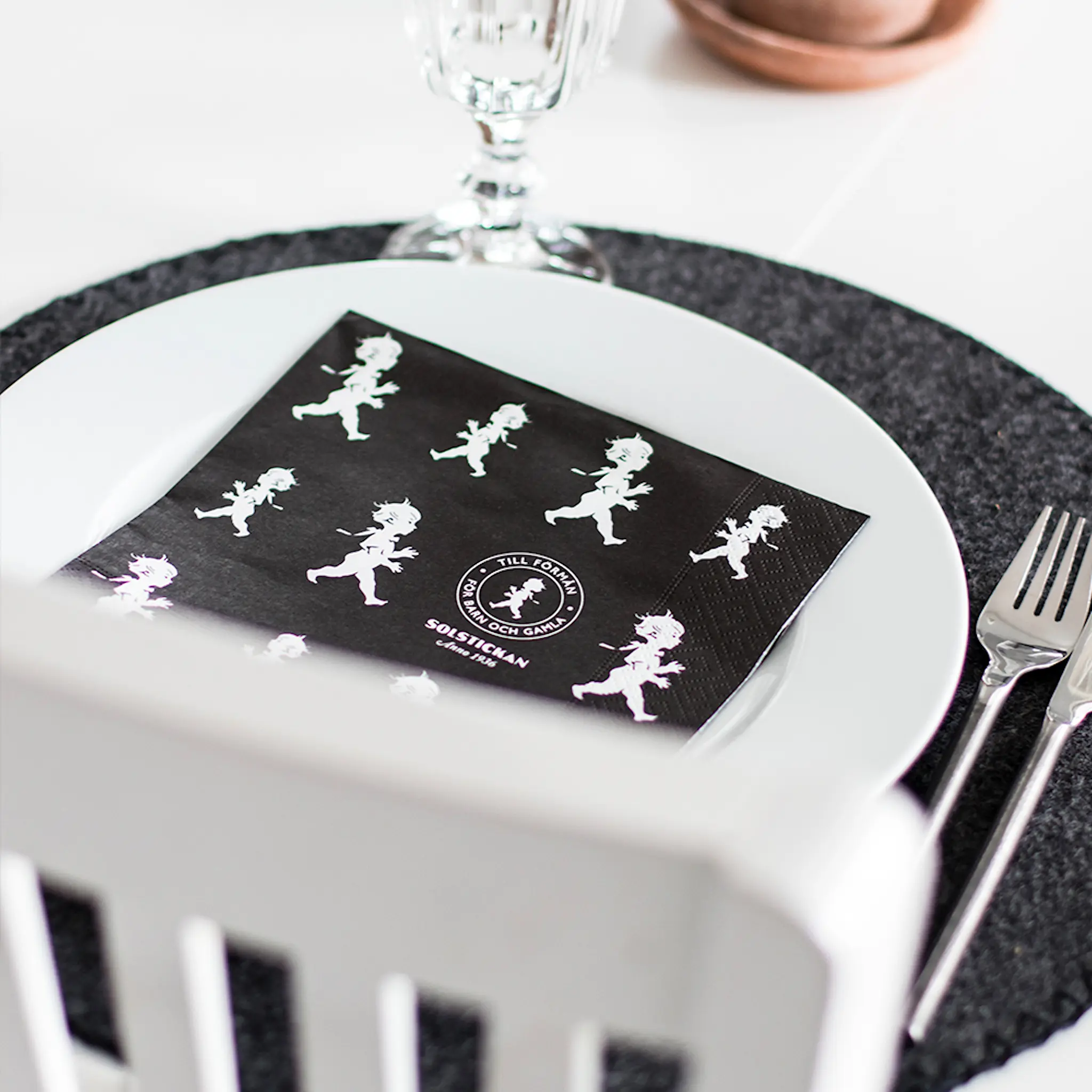 SOLSTICKAN Servetti Solstickan 33x33 cm 20 kpl Musta
