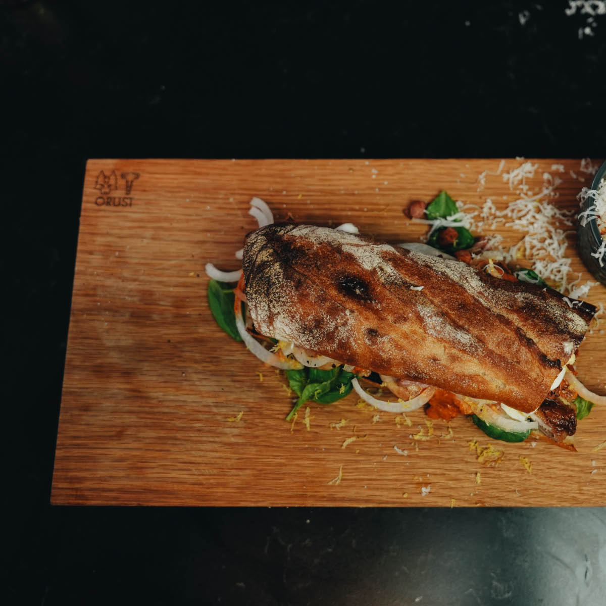 Vargen & Thor Vargavinter skjærebrett 41x21 cm eik