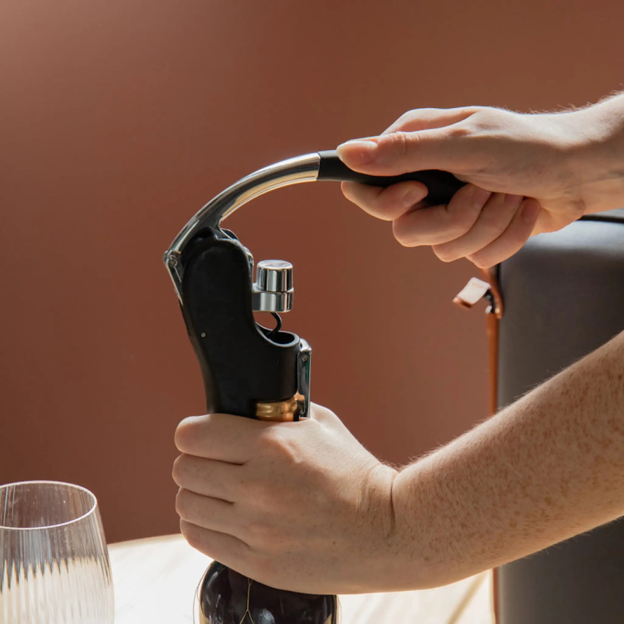 Barcraft Vinöppnare med hävarm och folieskärare 15,5 cm svart